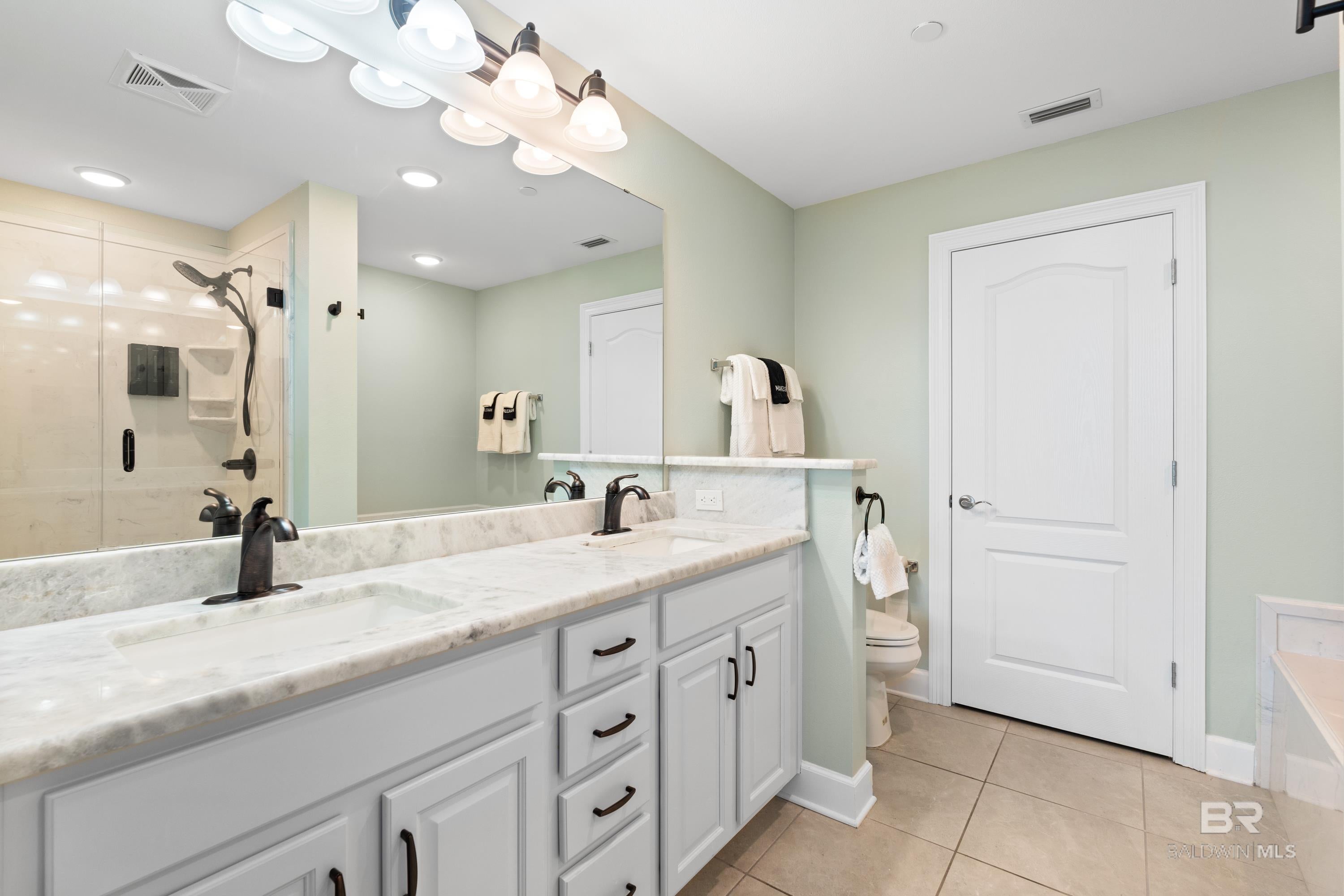 Orange Beach, Alabama, 36561, United States, 3 Bedrooms Bedrooms, ,3 BathroomsBathrooms,Residential,Active,2010905