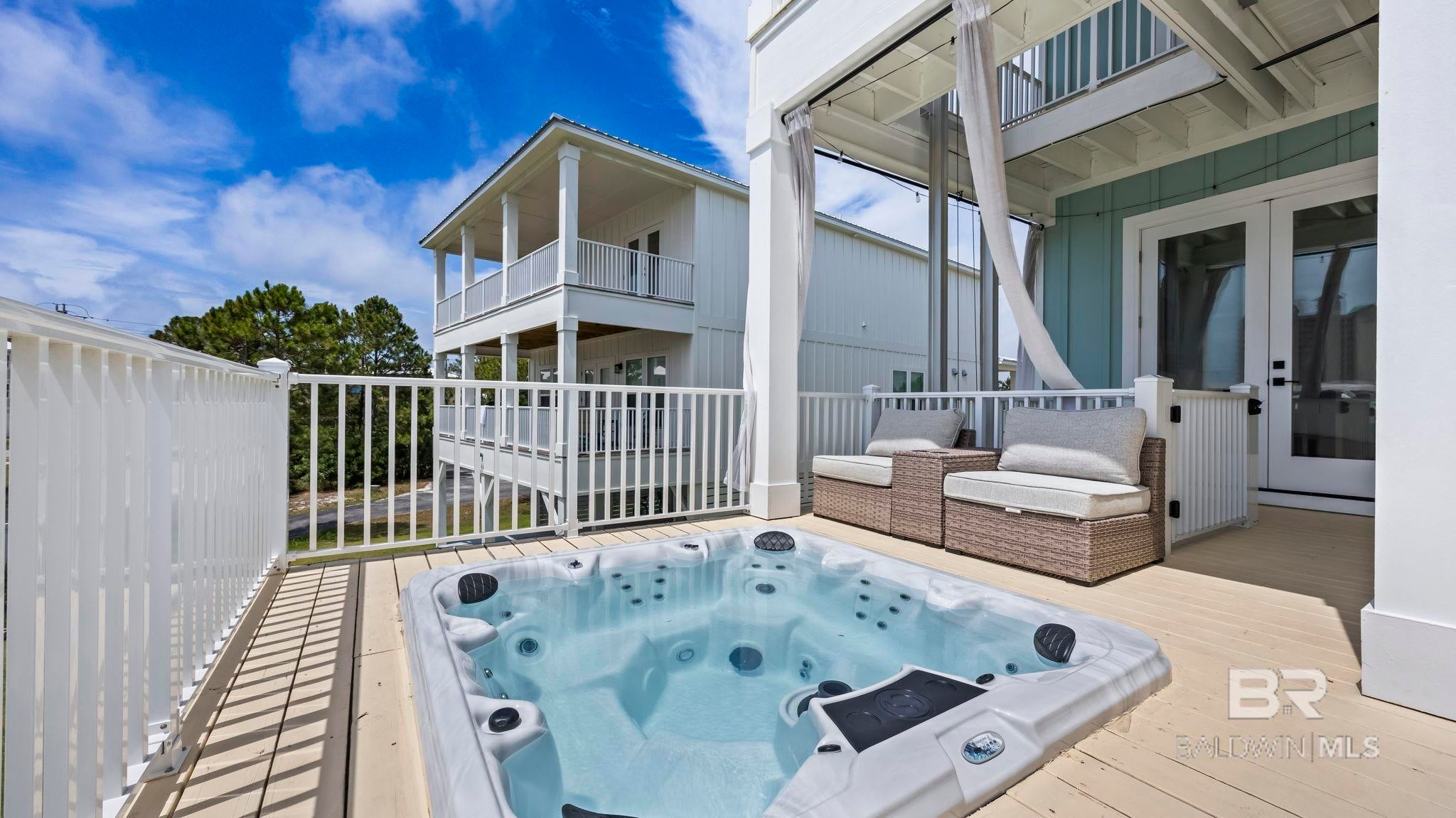 Gulf Shores, Alabama, 36542, United States, 6 Bedrooms Bedrooms, ,4 BathroomsBathrooms,Residential,Active,2009422