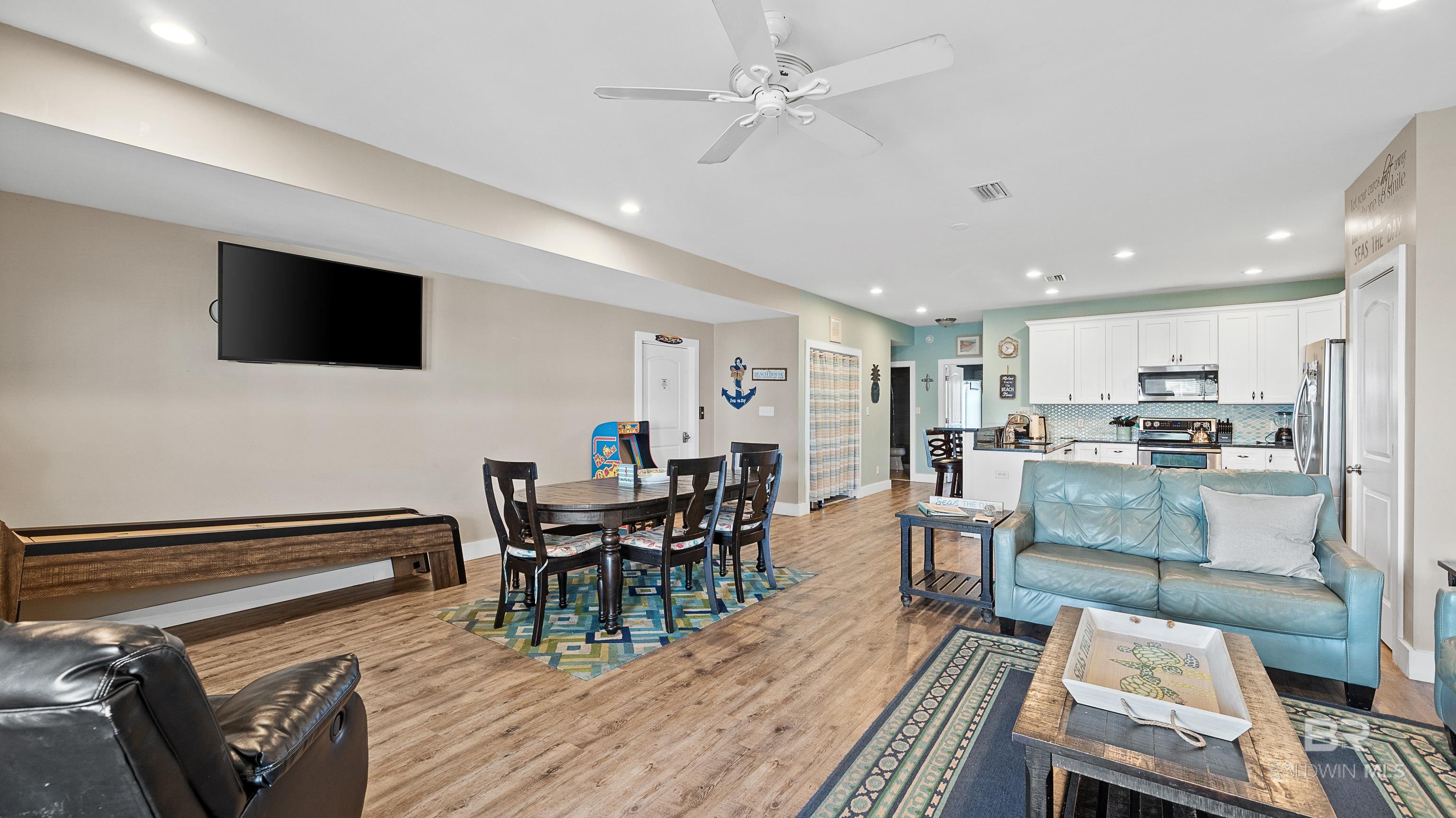 Gulf Shores, Alabama, 36542, United States, 8 Bedrooms Bedrooms, ,7 BathroomsBathrooms,Residential,Active,1953270