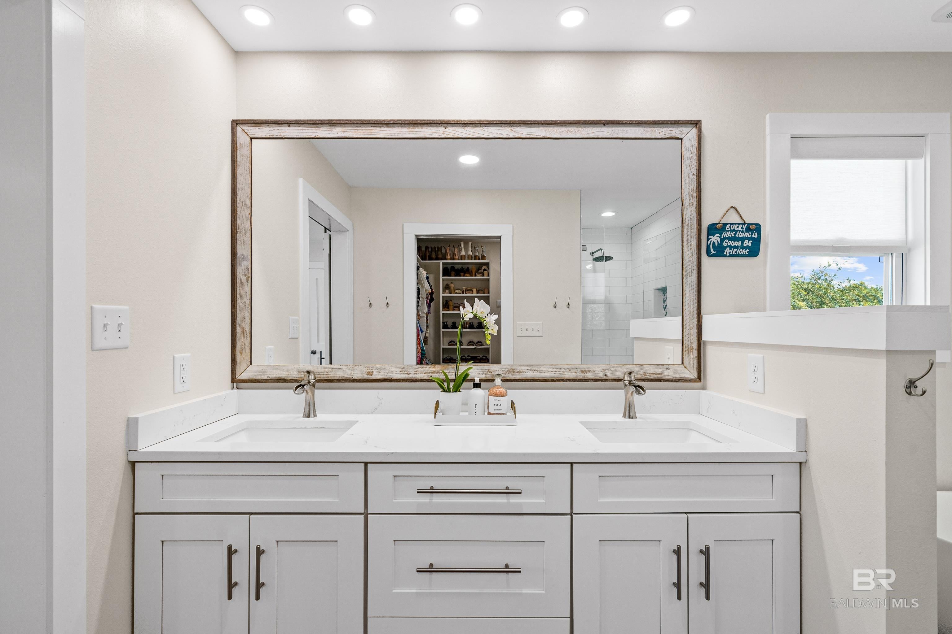 Orange Beach, Alabama, 36561, United States, 4 Bedrooms Bedrooms, ,3 BathroomsBathrooms,Residential,Active,1888450