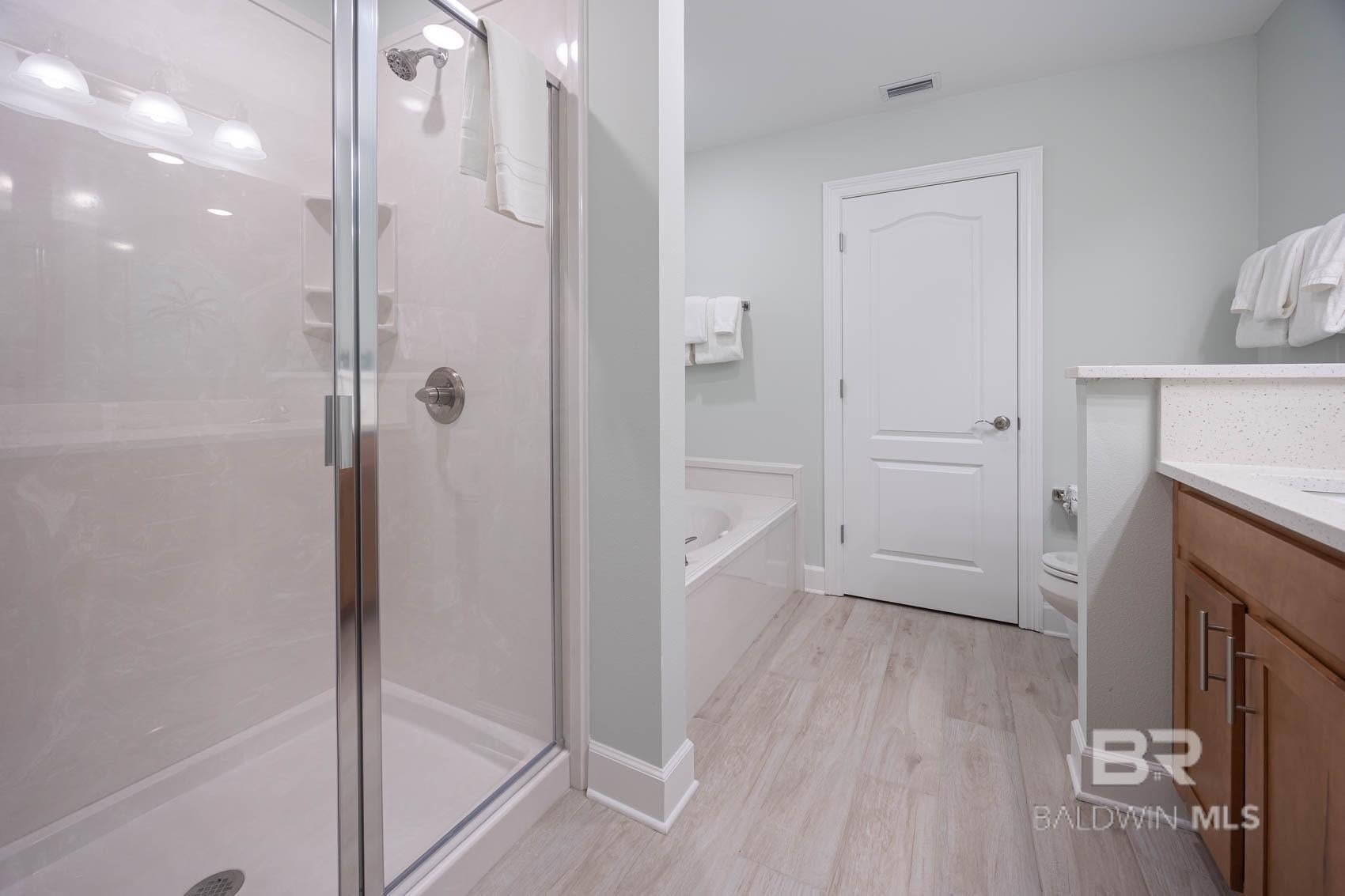 Orange Beach, Alabama, 36561, United States, 2 Bedrooms Bedrooms, ,3 BathroomsBathrooms,Residential,Active,1894510