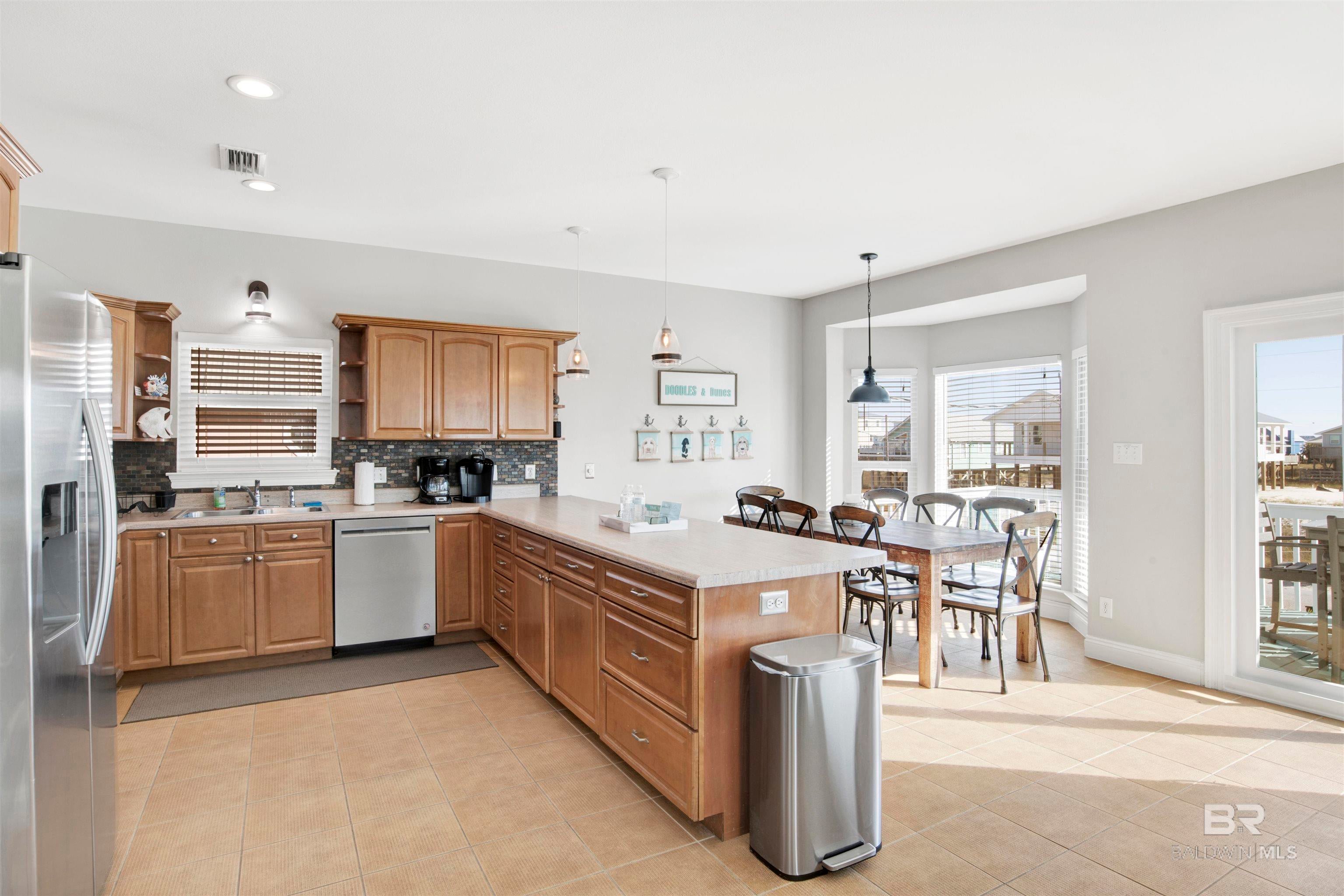 Gulf Shores, Alabama, 36542, United States, ,3 BathroomsBathrooms,Residential,Active,1780417