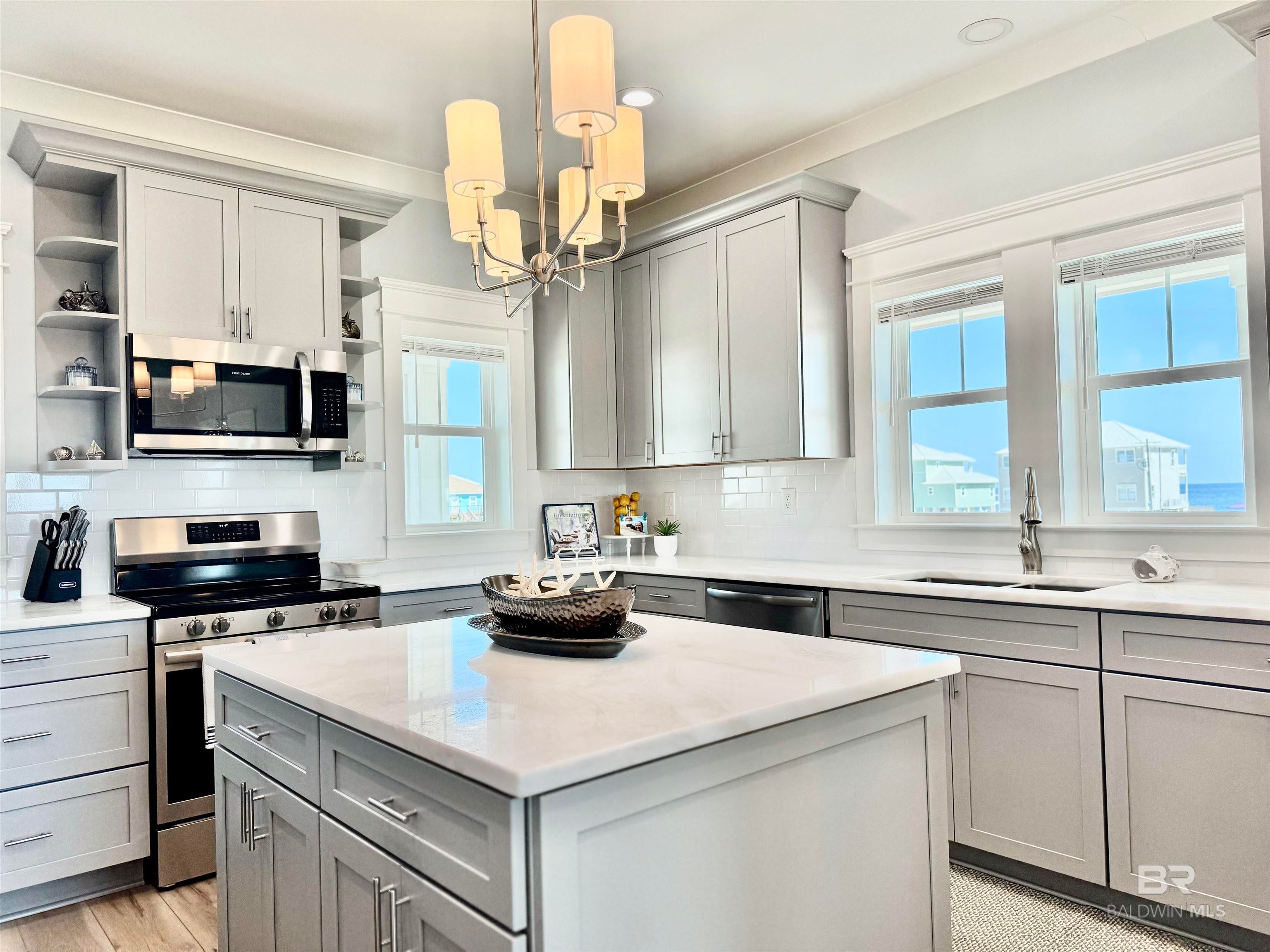 Gulf Shores, Alabama, 36542, United States, ,6 BathroomsBathrooms,Residential,Active,1798119
