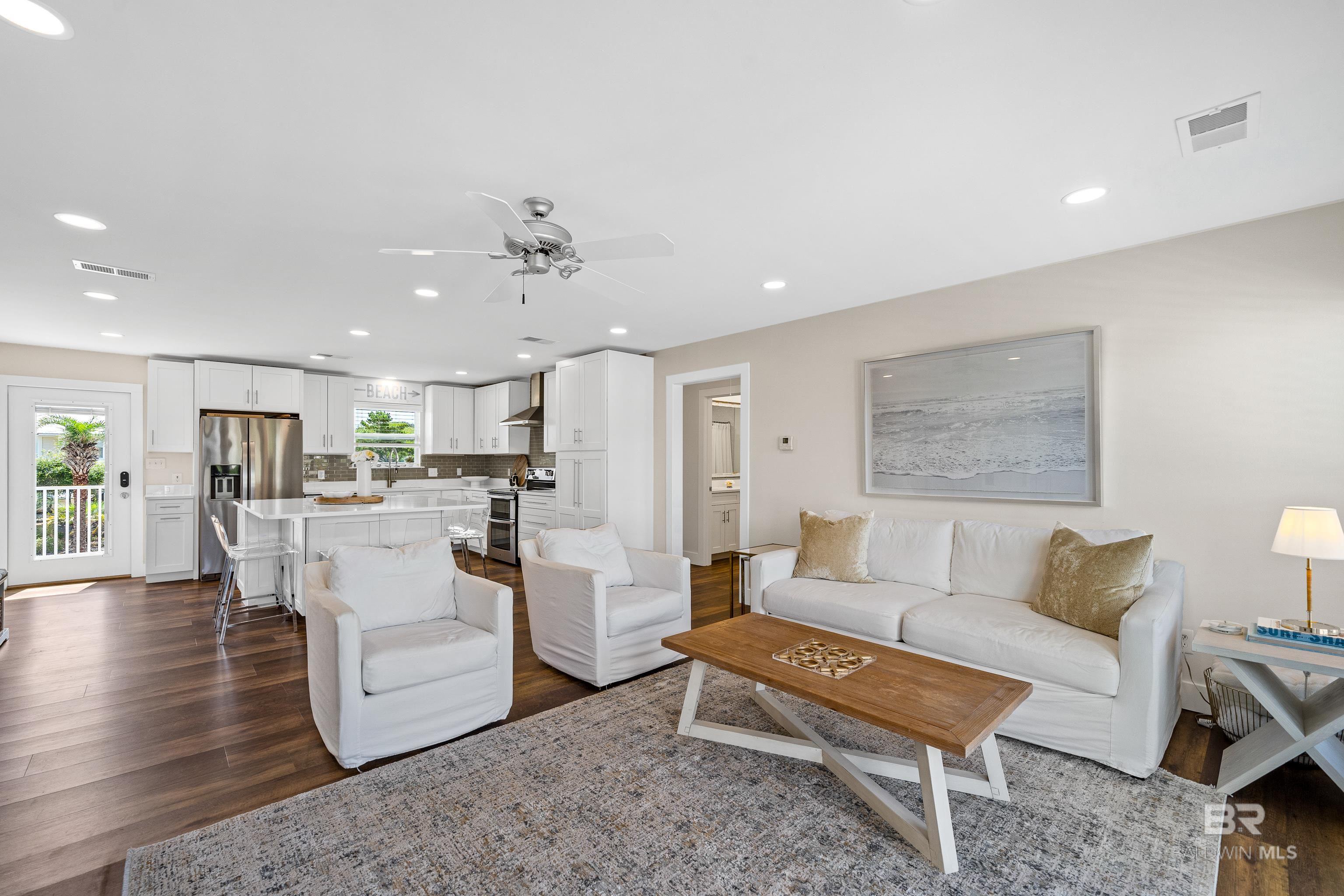 Orange Beach, Alabama, 36561, United States, 4 Bedrooms Bedrooms, ,3 BathroomsBathrooms,Residential,Active,1888450