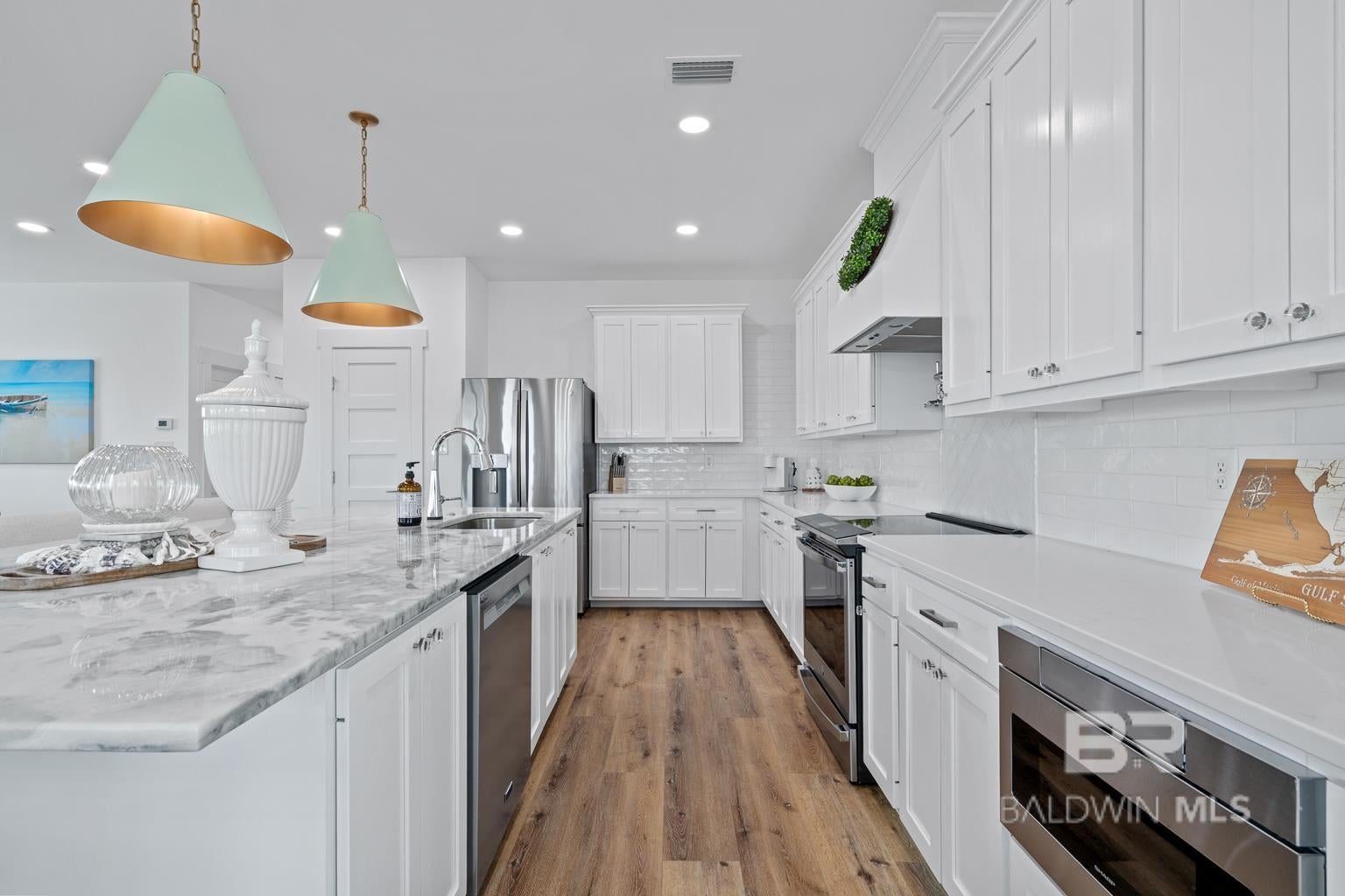 Gulf Shores, Alabama, 36542, United States, 6 Bedrooms Bedrooms, ,8 BathroomsBathrooms,Residential,Active,1907976