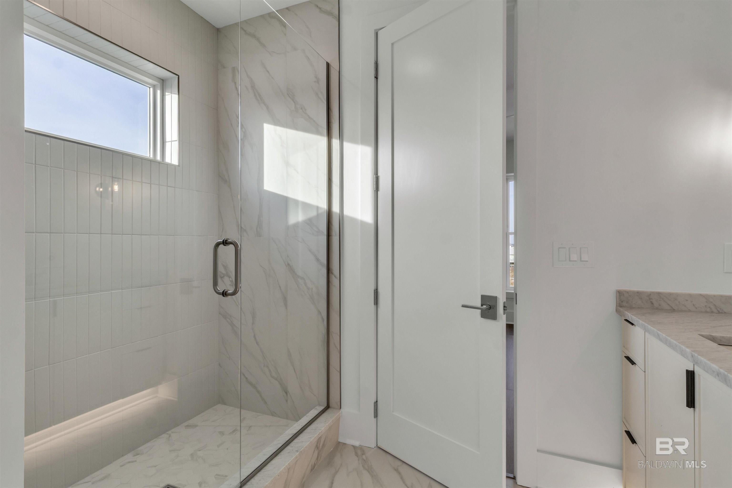 Gulf Shores, Alabama, 36542, United States, ,5 BathroomsBathrooms,Residential,Active,1900169