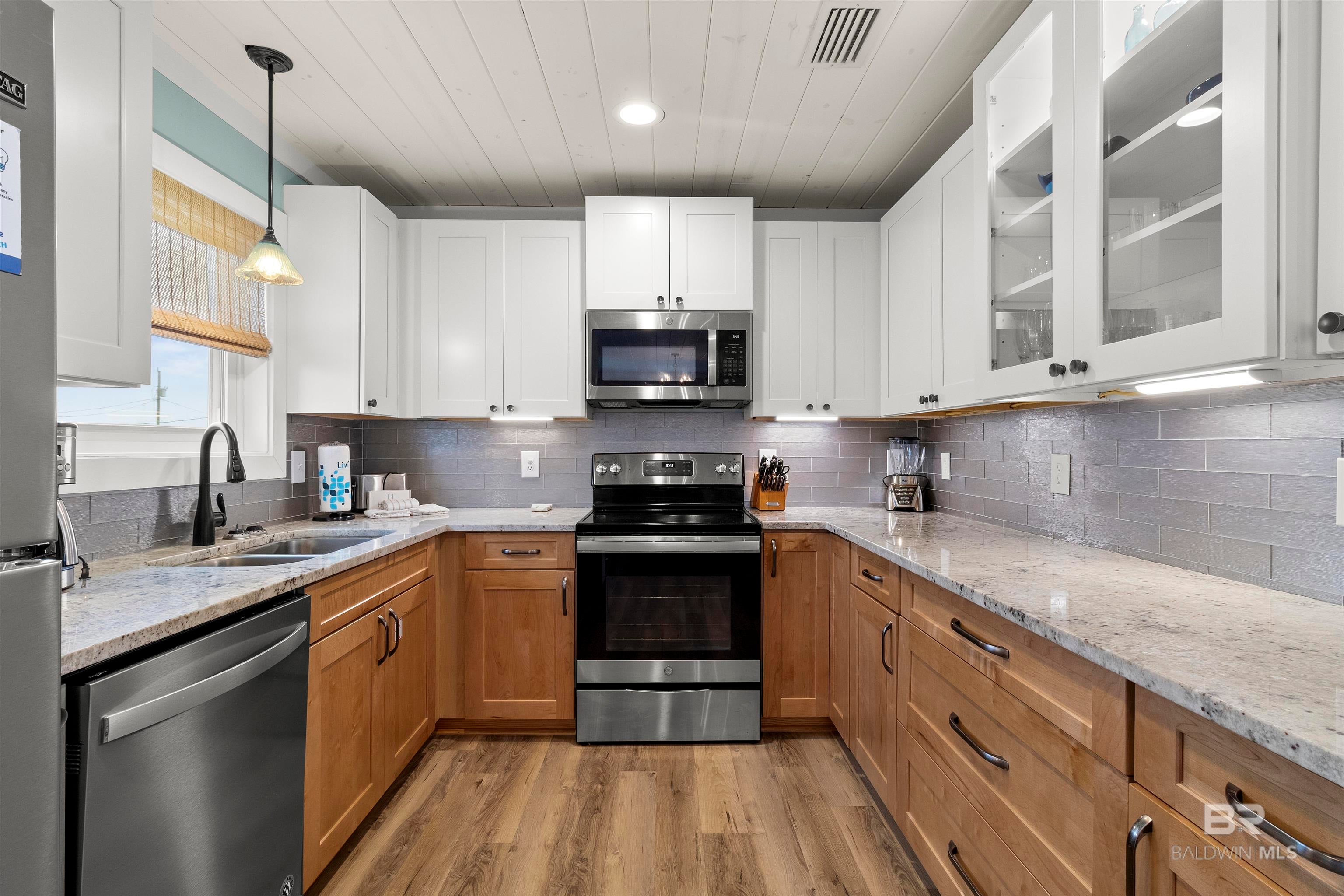 Gulf Shores, Alabama, 36542, United States, 3 Bedrooms Bedrooms, ,3 BathroomsBathrooms,Residential,Active,2009858