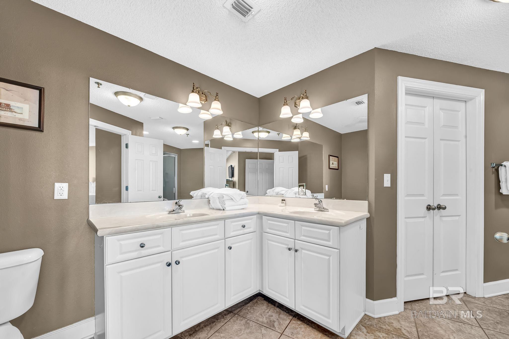 Orange Beach, Alabama, 36561, United States, 3 Bedrooms Bedrooms, ,4 BathroomsBathrooms,Residential,Active,1905119