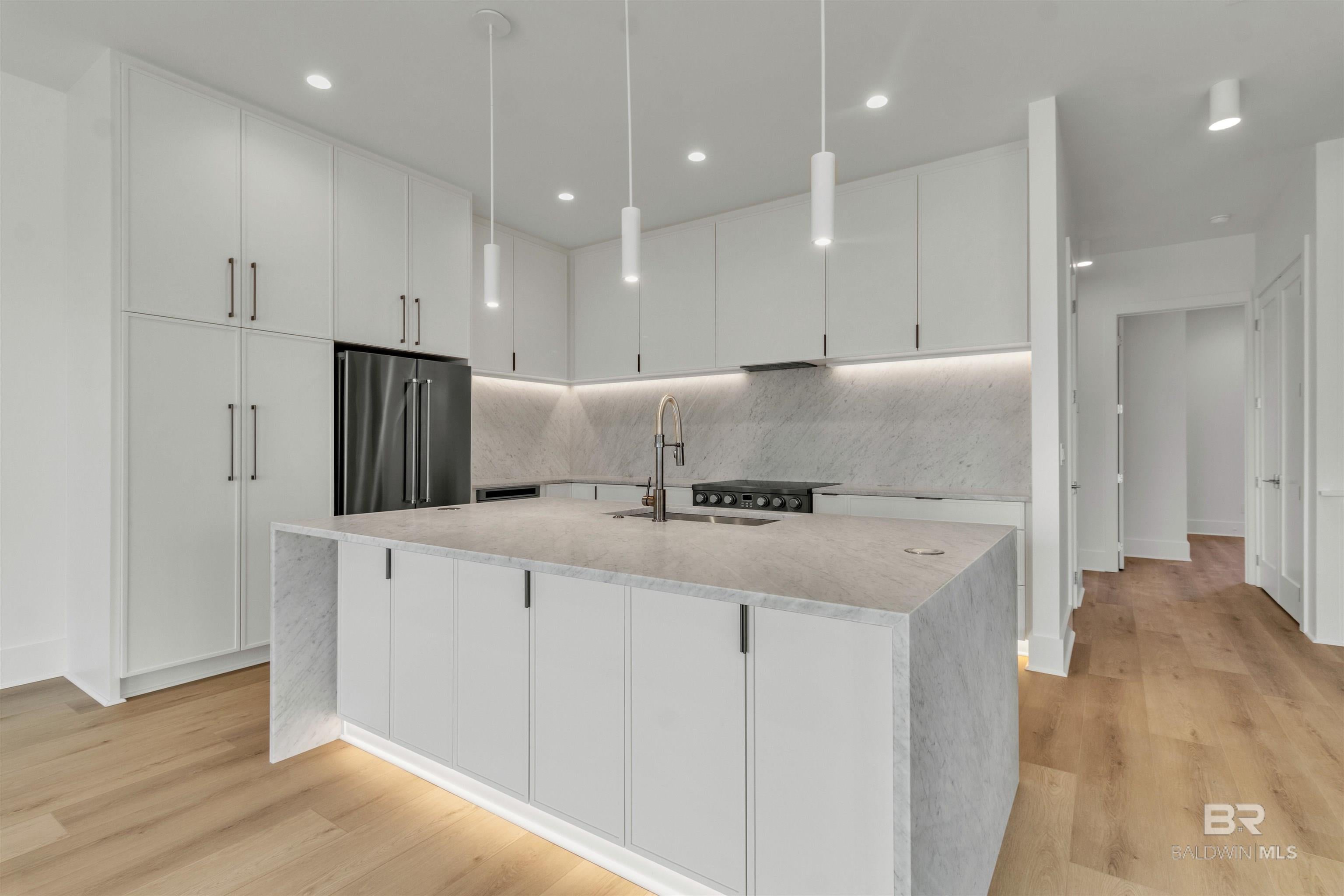 Gulf Shores, Alabama, 36542, United States, ,5 BathroomsBathrooms,Residential,Active,1900169