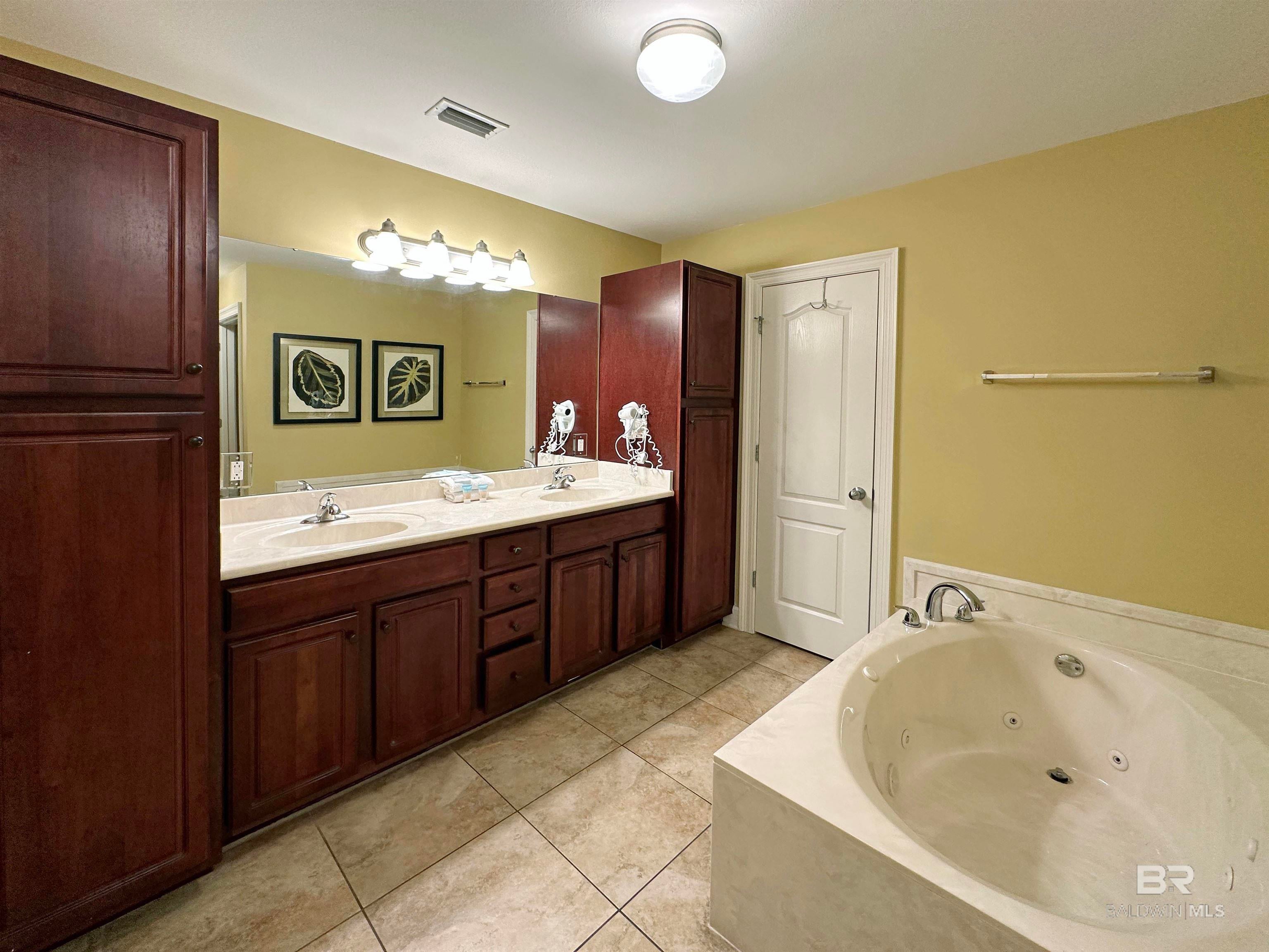 Orange Beach, Alabama, 36561, United States, ,4 BathroomsBathrooms,Residential,Active,1860267