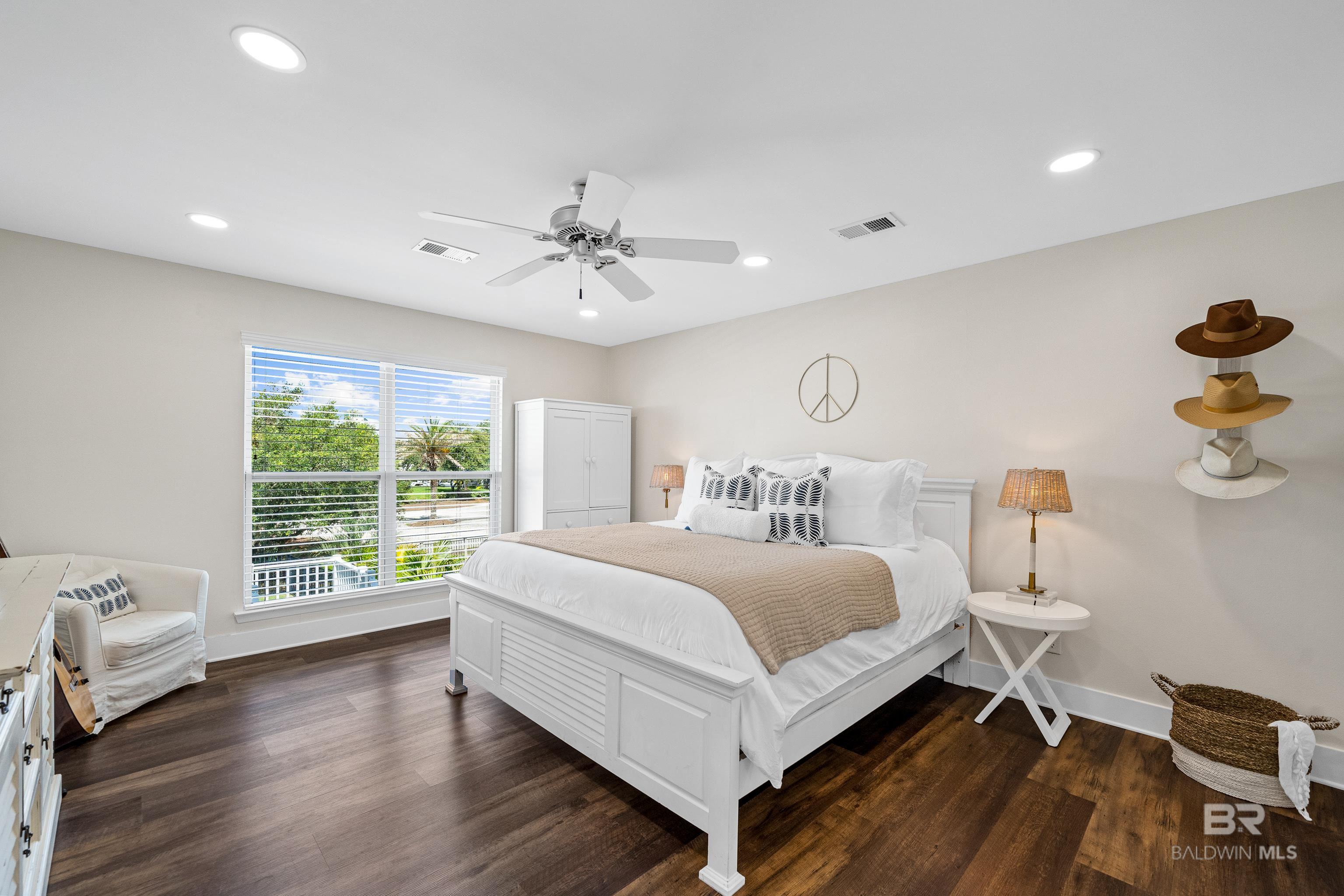 Orange Beach, Alabama, 36561, United States, 4 Bedrooms Bedrooms, ,3 BathroomsBathrooms,Residential,Active,1888450