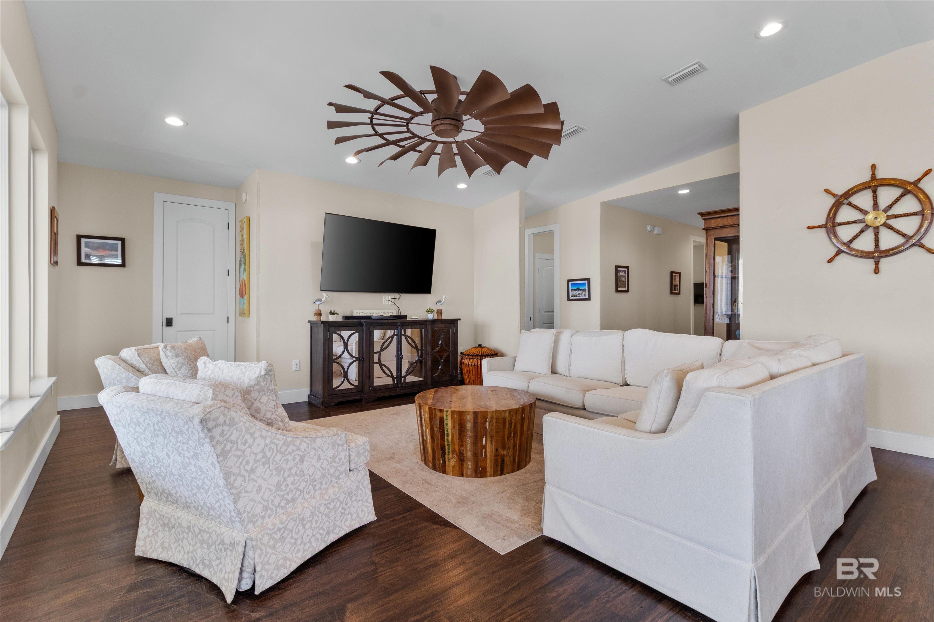 Gulf Shores, Alabama, 36542, United States, 6 Bedrooms Bedrooms, ,4 BathroomsBathrooms,Residential,Active,2044165
