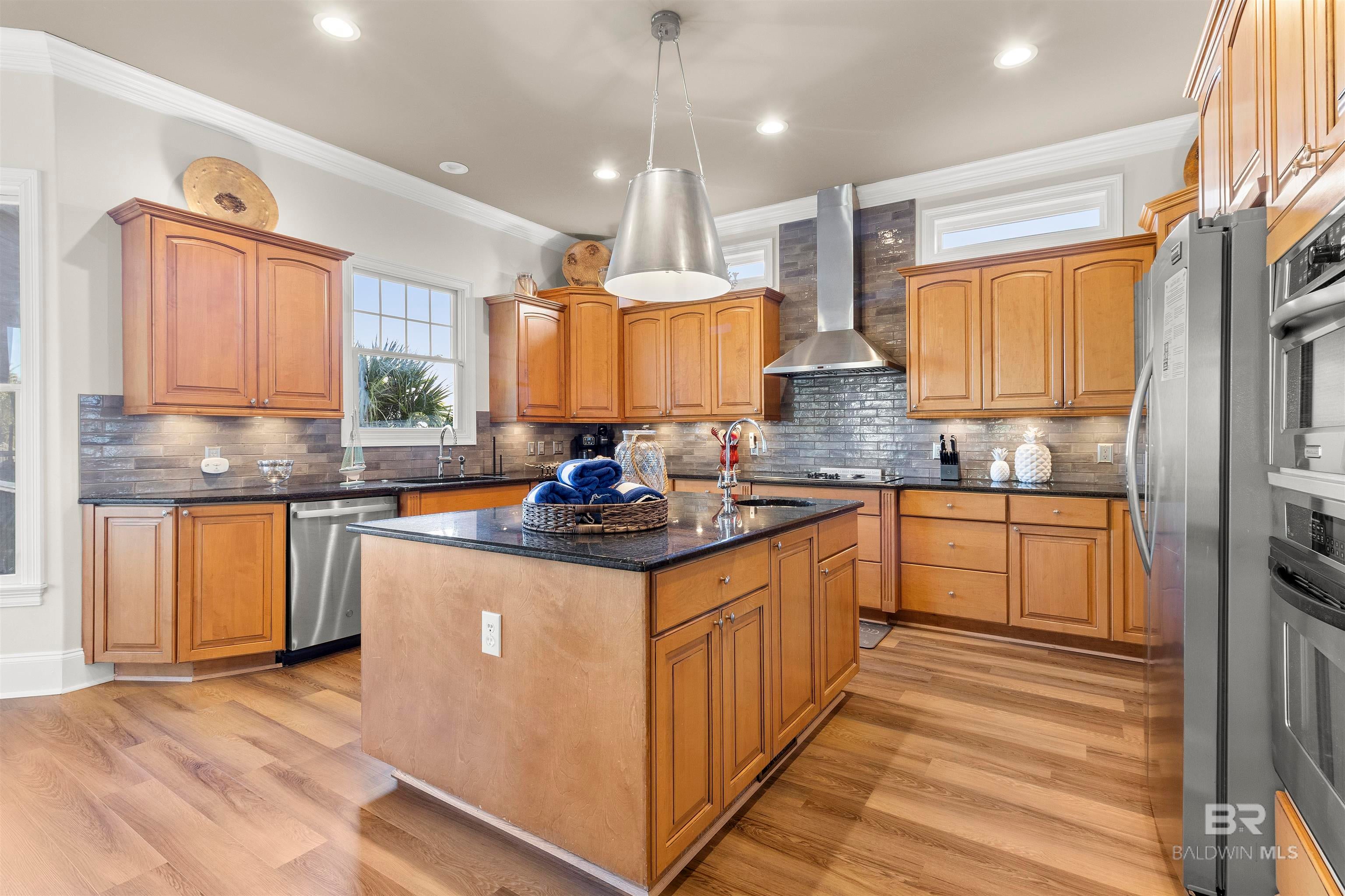 Gulf Shores, Alabama, 36542, United States, 4 Bedrooms Bedrooms, ,5 BathroomsBathrooms,Residential,Active,2012201