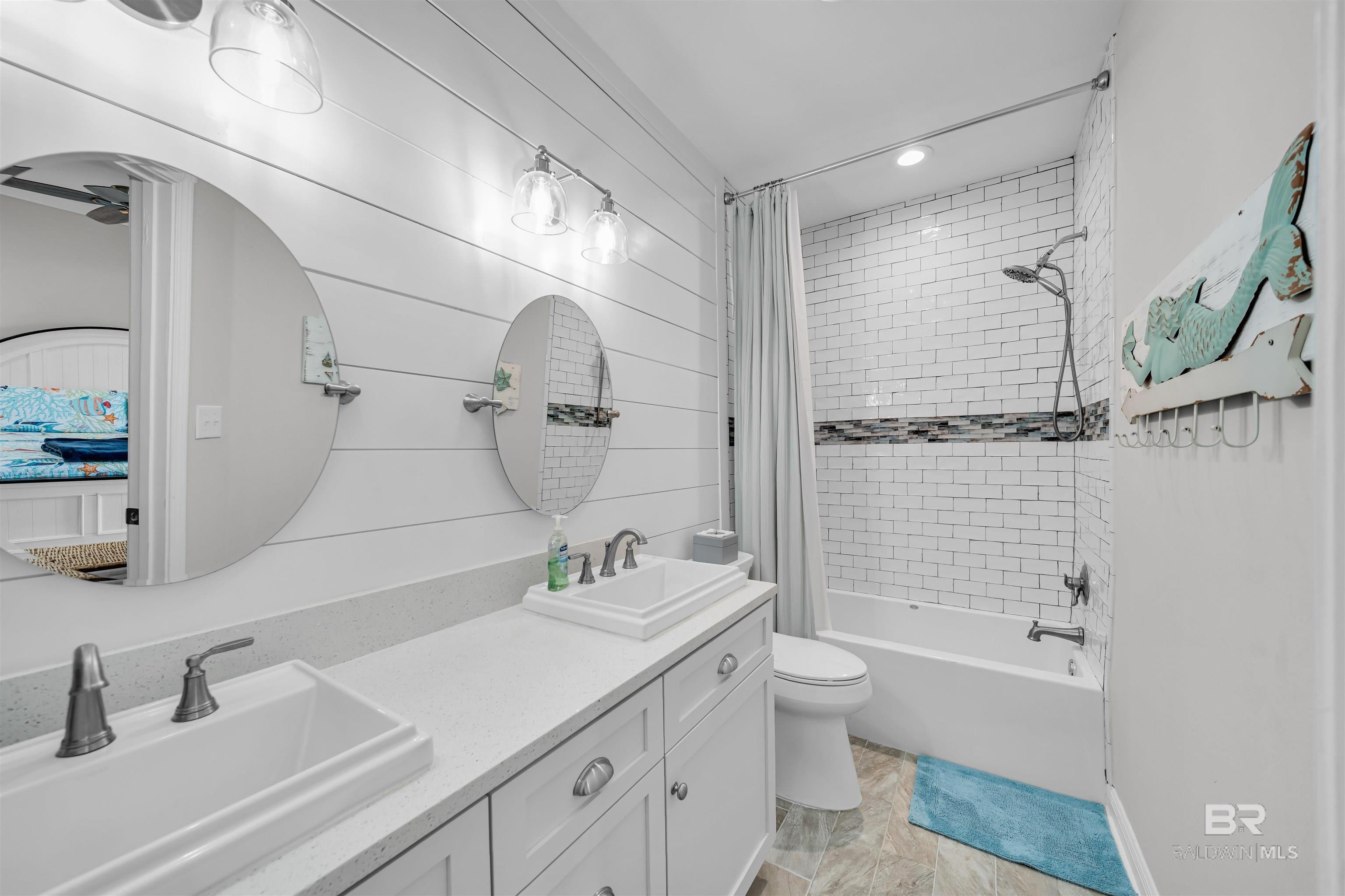 Gulf Shores, Alabama, 36542, United States, 4 Bedrooms Bedrooms, ,4 BathroomsBathrooms,Residential,Active,1898018