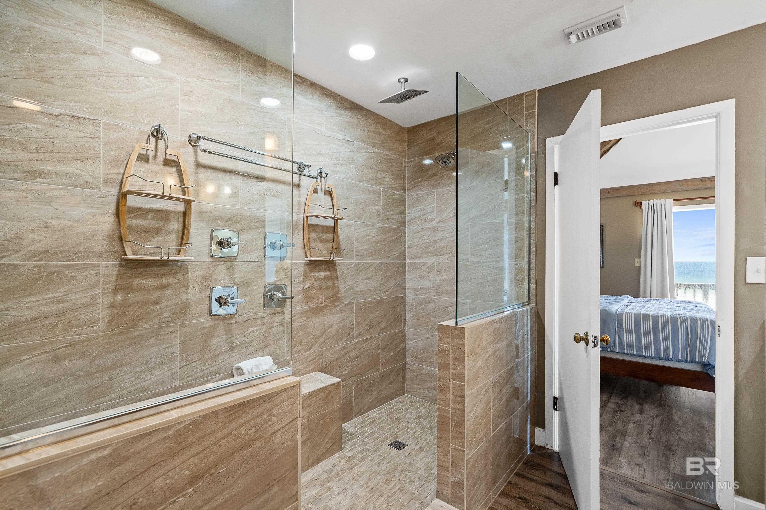 Gulf Shores, Alabama, 36542, United States, 5 Bedrooms Bedrooms, ,3 BathroomsBathrooms,Residential,Active,1909616