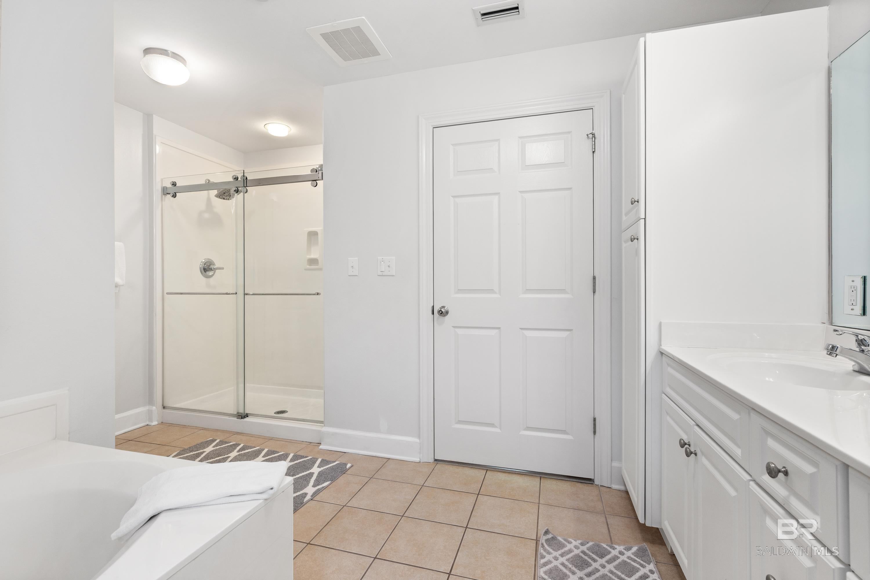 Orange Beach, Alabama, 36561, United States, ,4 BathroomsBathrooms,Residential,Active,1791213