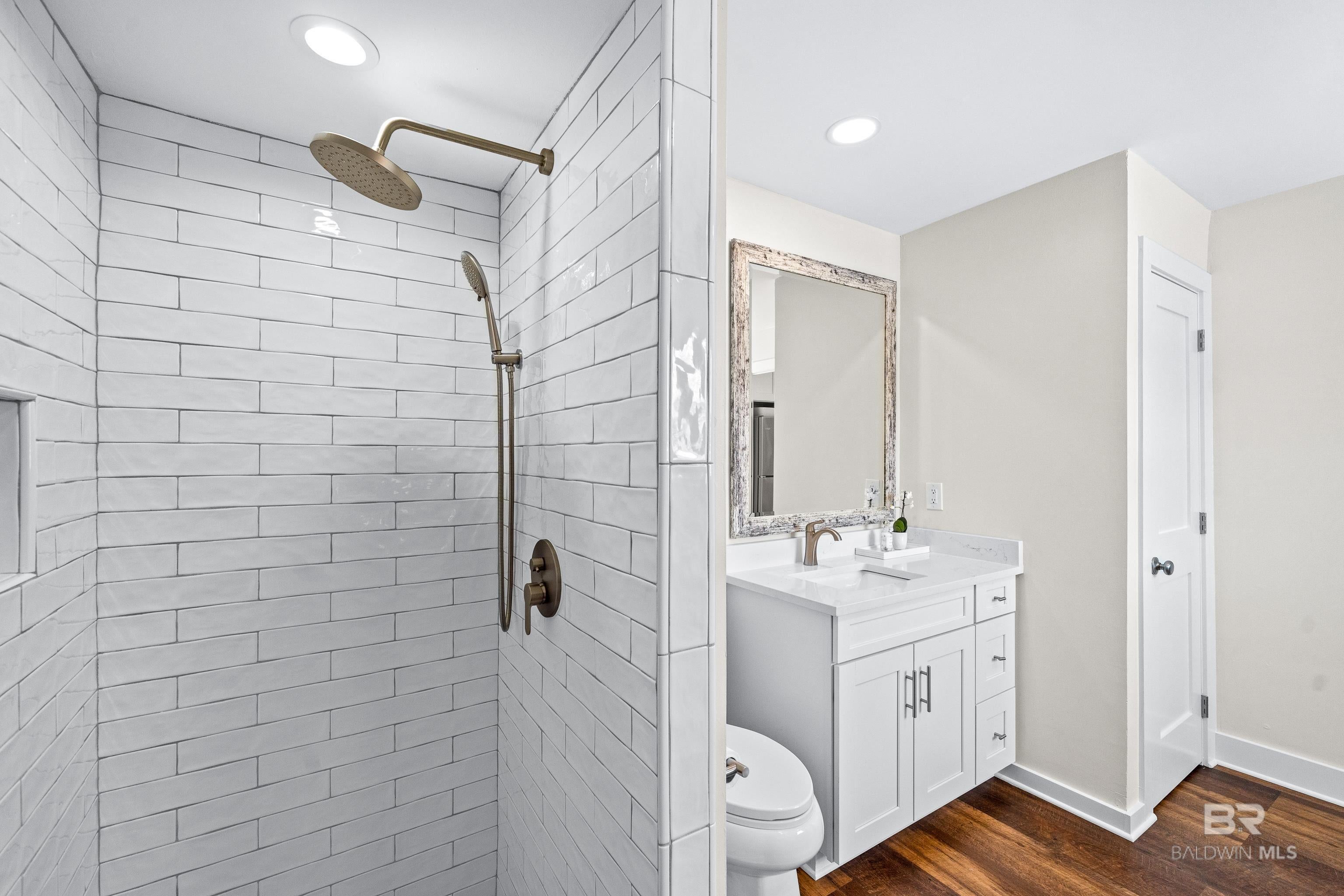 Orange Beach, Alabama, 36561, United States, 4 Bedrooms Bedrooms, ,3 BathroomsBathrooms,Residential,Active,1888450