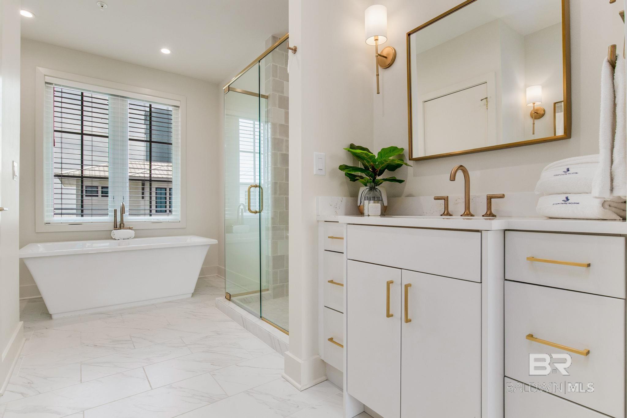 Orange Beach, Alabama, 36561, United States, ,5 BathroomsBathrooms,Residential,Active,1734391