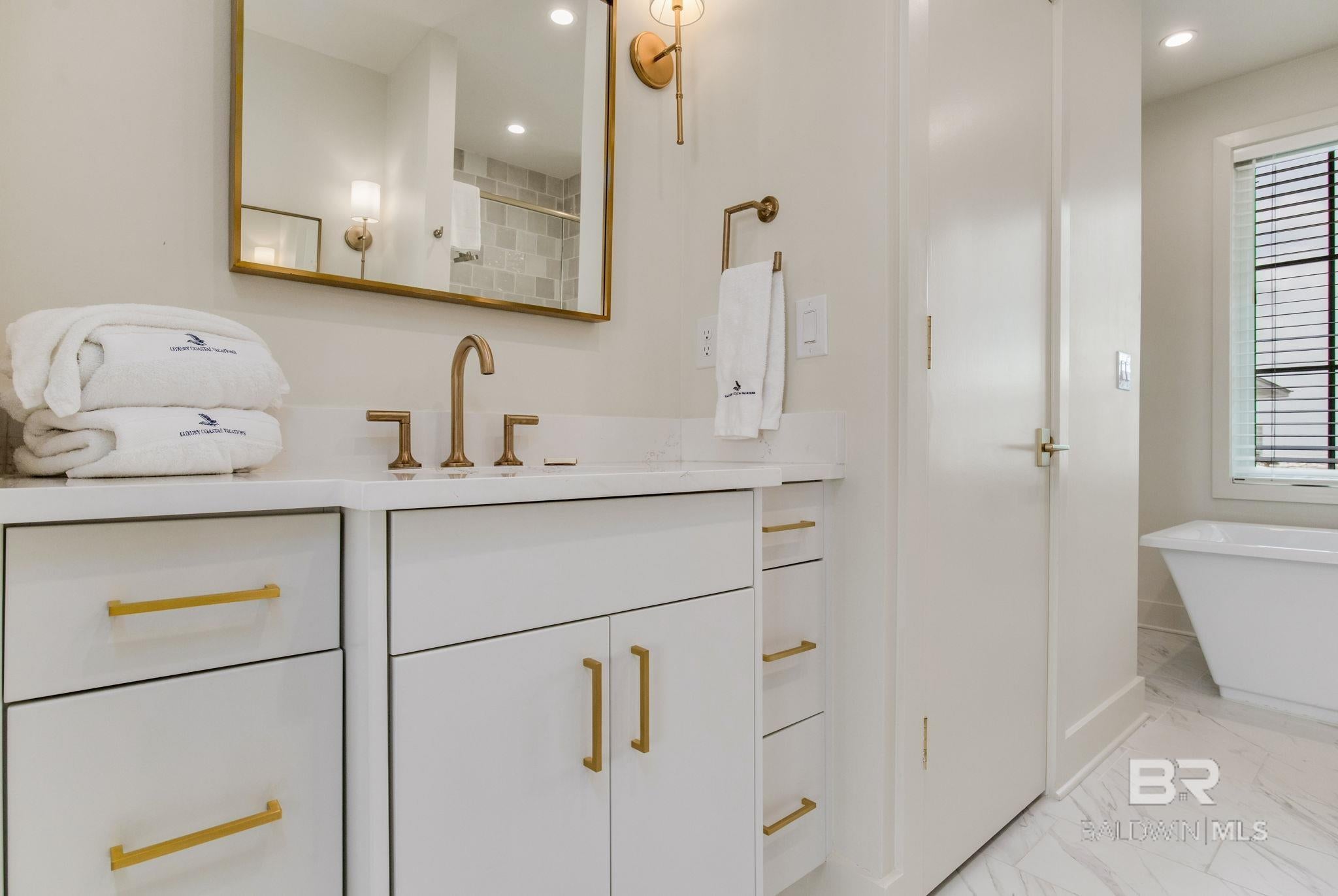 Orange Beach, Alabama, 36561, United States, ,5 BathroomsBathrooms,Residential,Active,1734391