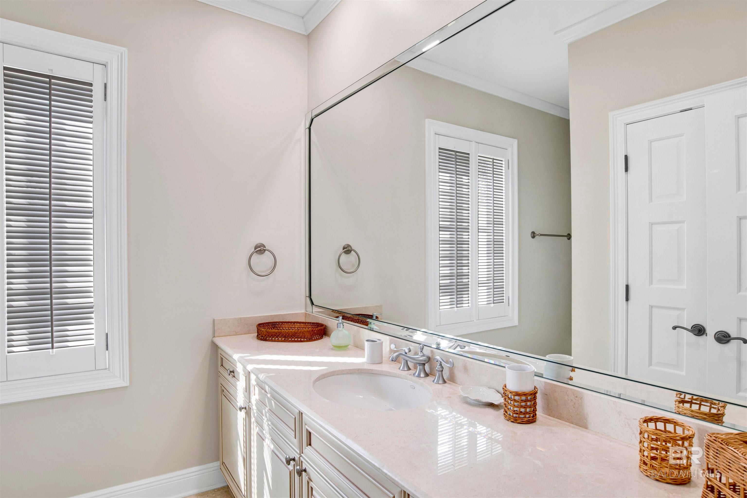 Orange Beach, Alabama, 36561, United States, ,5 BathroomsBathrooms,Residential,Active,1704819