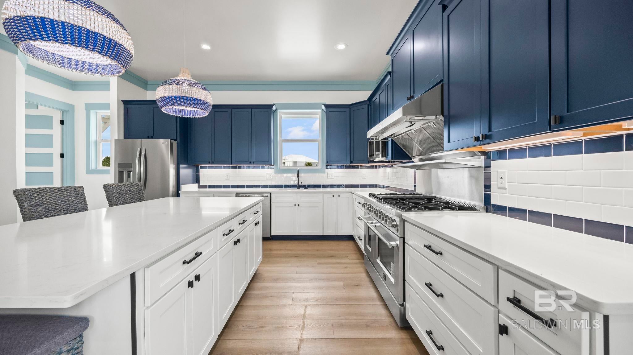 Gulf Shores, Alabama, 36542, United States, 6 Bedrooms Bedrooms, ,4 BathroomsBathrooms,Residential,Active,2009422