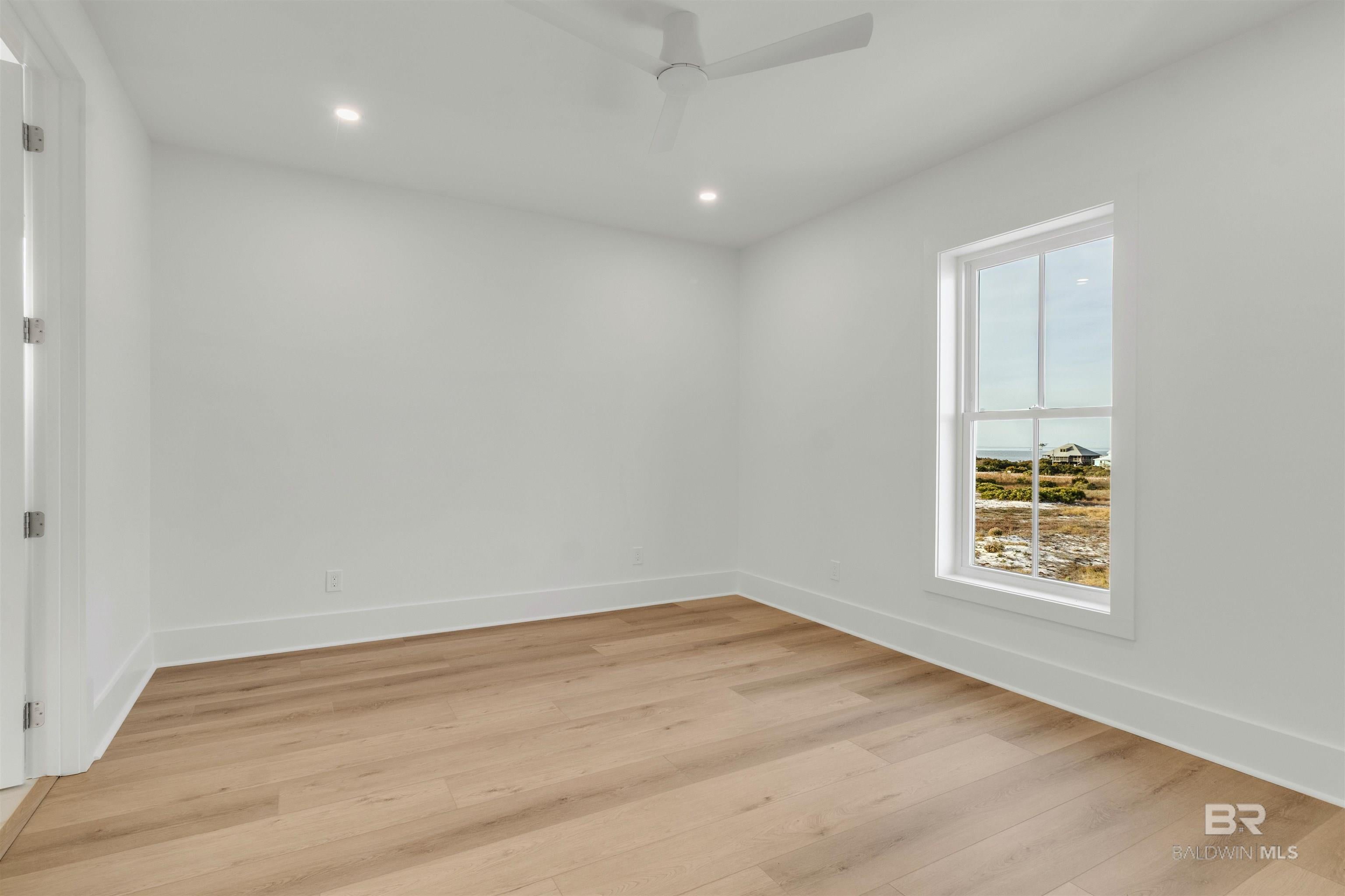 Gulf Shores, Alabama, 36542, United States, ,5 BathroomsBathrooms,Residential,Active,1900169