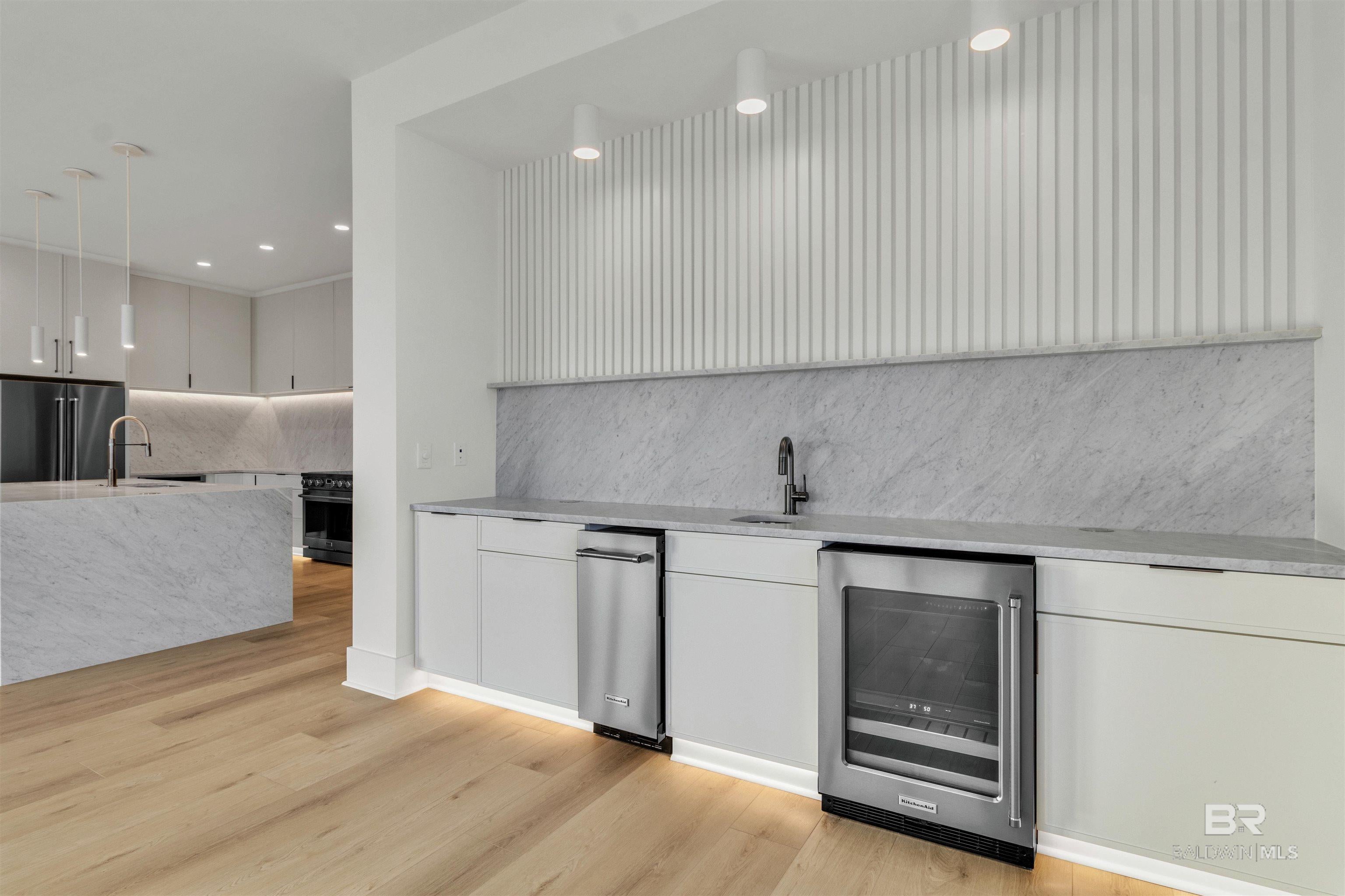 Gulf Shores, Alabama, 36542, United States, ,5 BathroomsBathrooms,Residential,Active,1900169