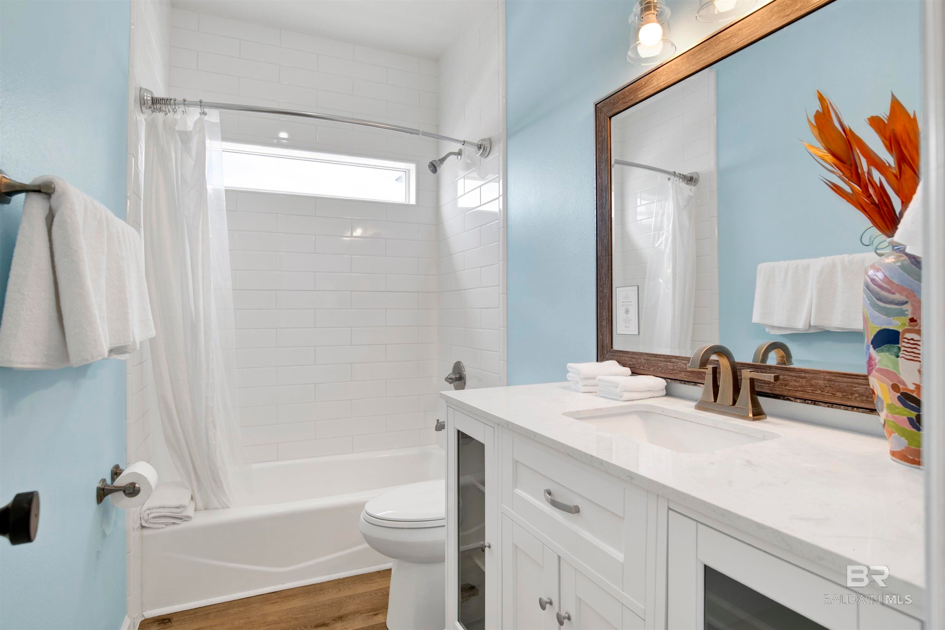 Gulf Shores, Alabama, 36542, United States, 4 Bedrooms Bedrooms, ,3 BathroomsBathrooms,Residential,Active,1952485