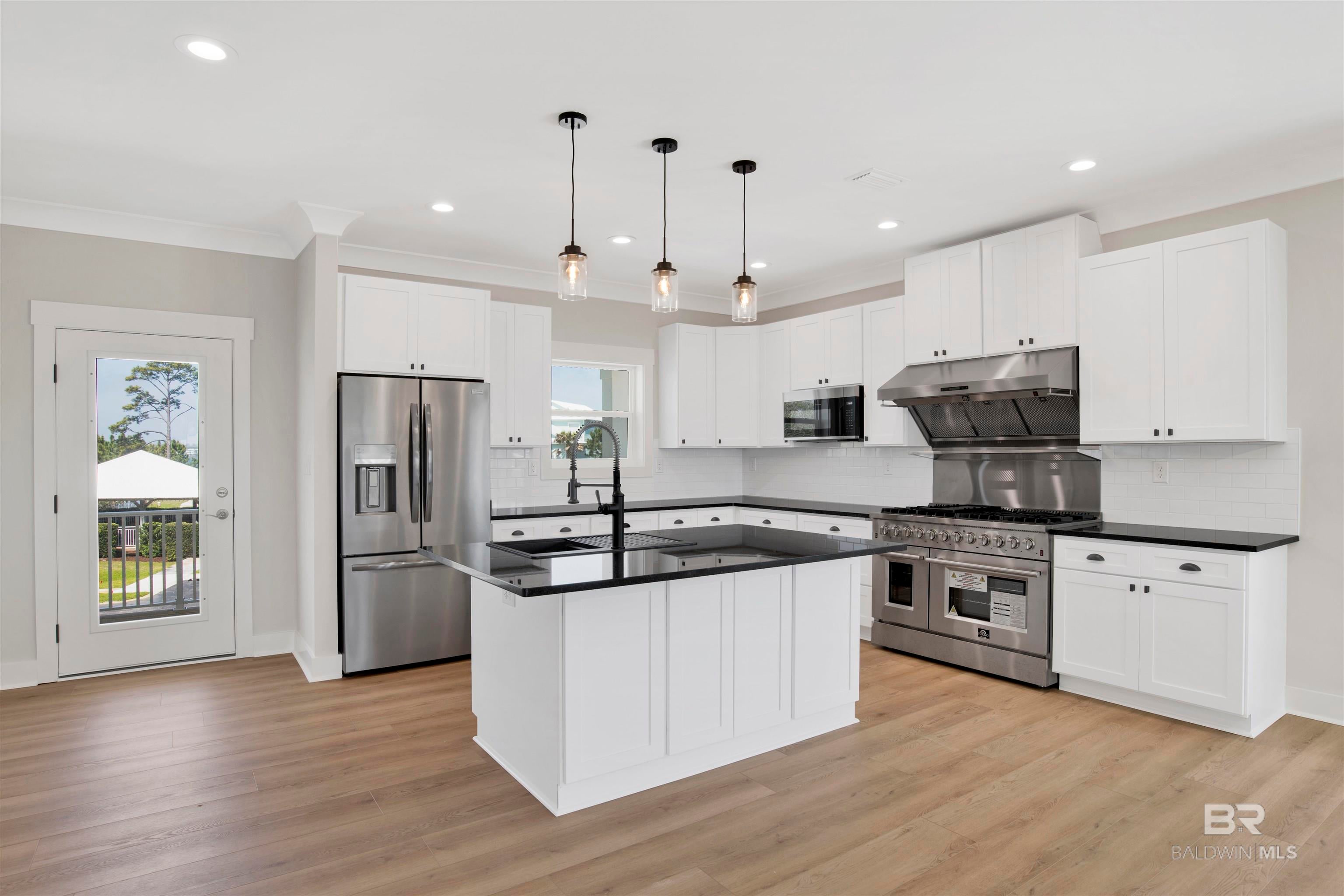 Gulf Shores, Alabama, 36542, United States, 4 Bedrooms Bedrooms, ,4 BathroomsBathrooms,Residential,Active,1954315