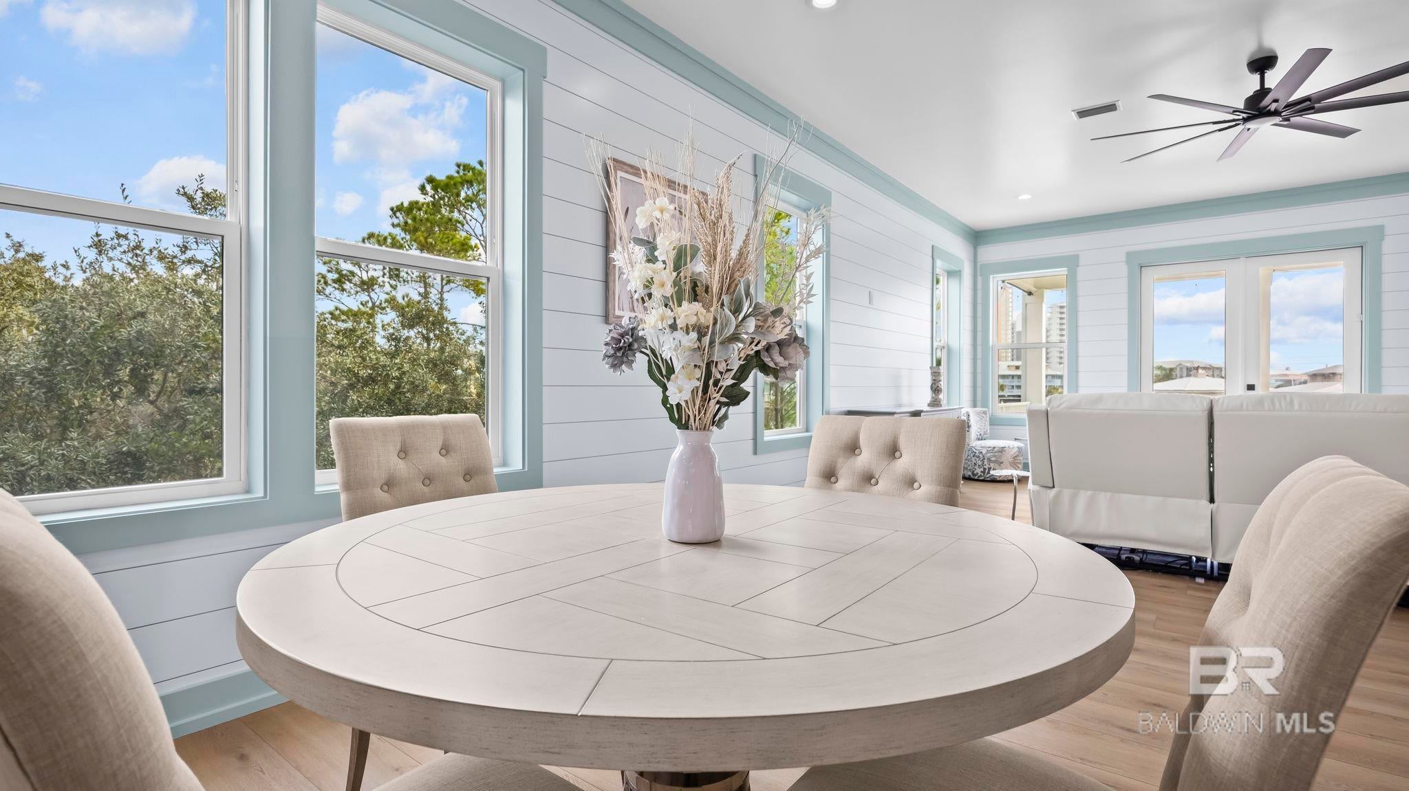 Gulf Shores, Alabama, 36542, United States, 6 Bedrooms Bedrooms, ,4 BathroomsBathrooms,Residential,Active,2009422