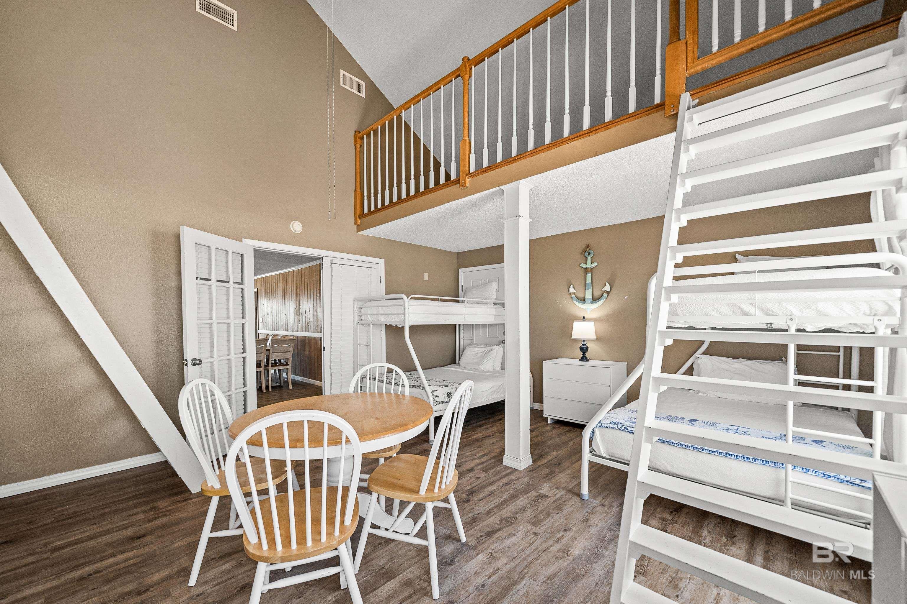 Gulf Shores, Alabama, 36542, United States, 5 Bedrooms Bedrooms, ,3 BathroomsBathrooms,Residential,Active,1909616