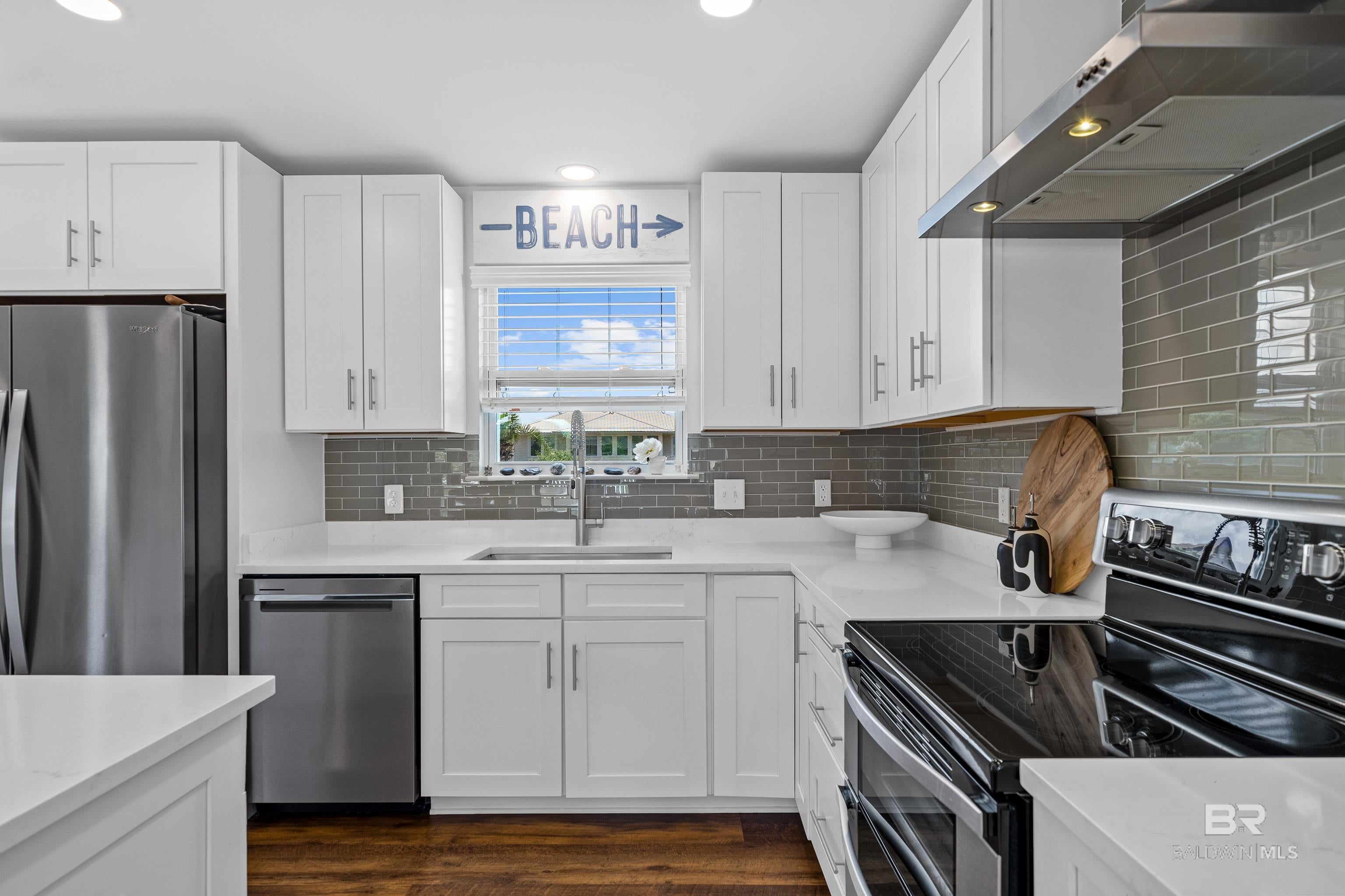 Orange Beach, Alabama, 36561, United States, 4 Bedrooms Bedrooms, ,3 BathroomsBathrooms,Residential,Active,1888450