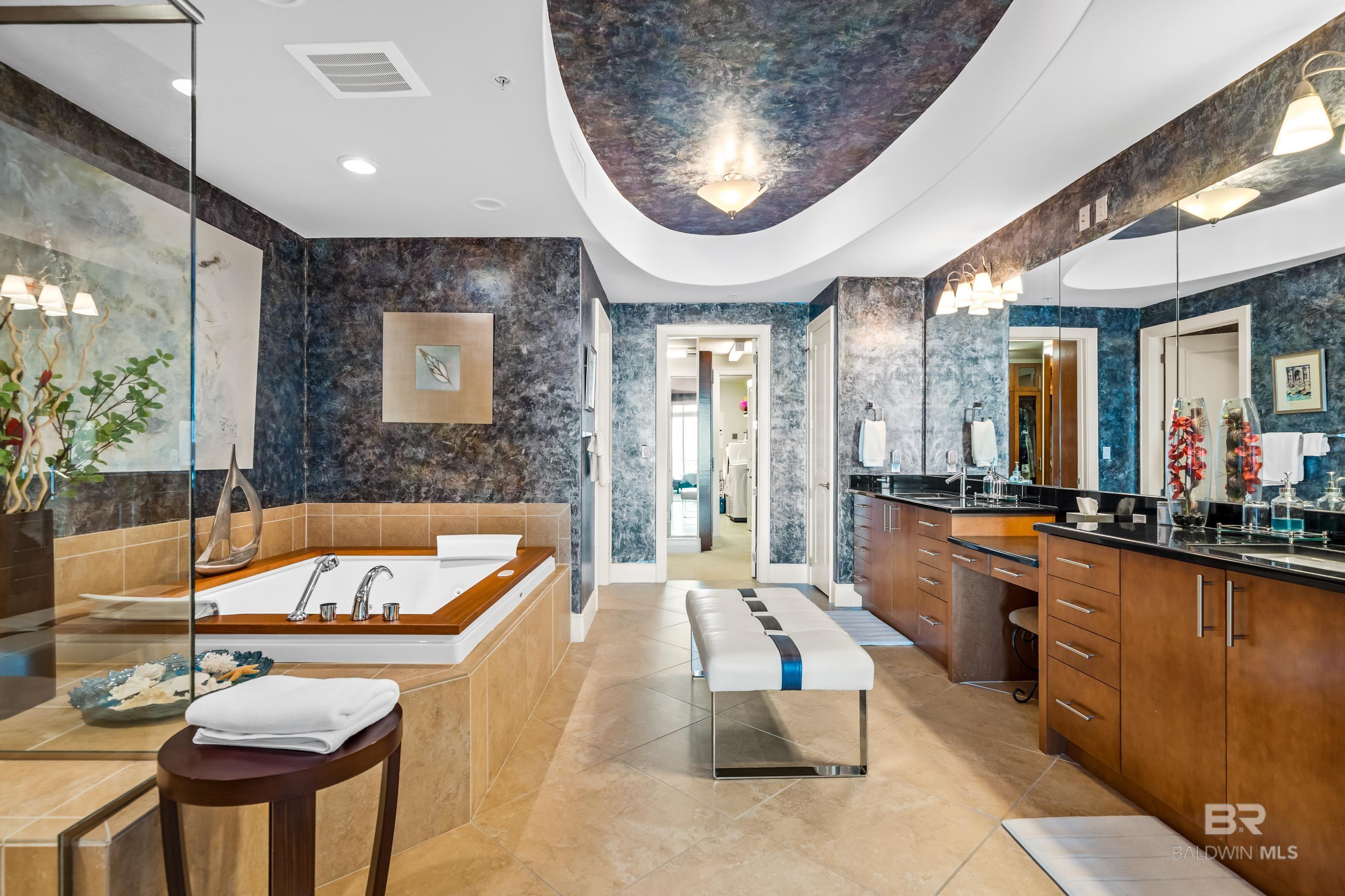 Orange Beach, Alabama, 36561, United States, ,5 BathroomsBathrooms,Residential,Active,1702105