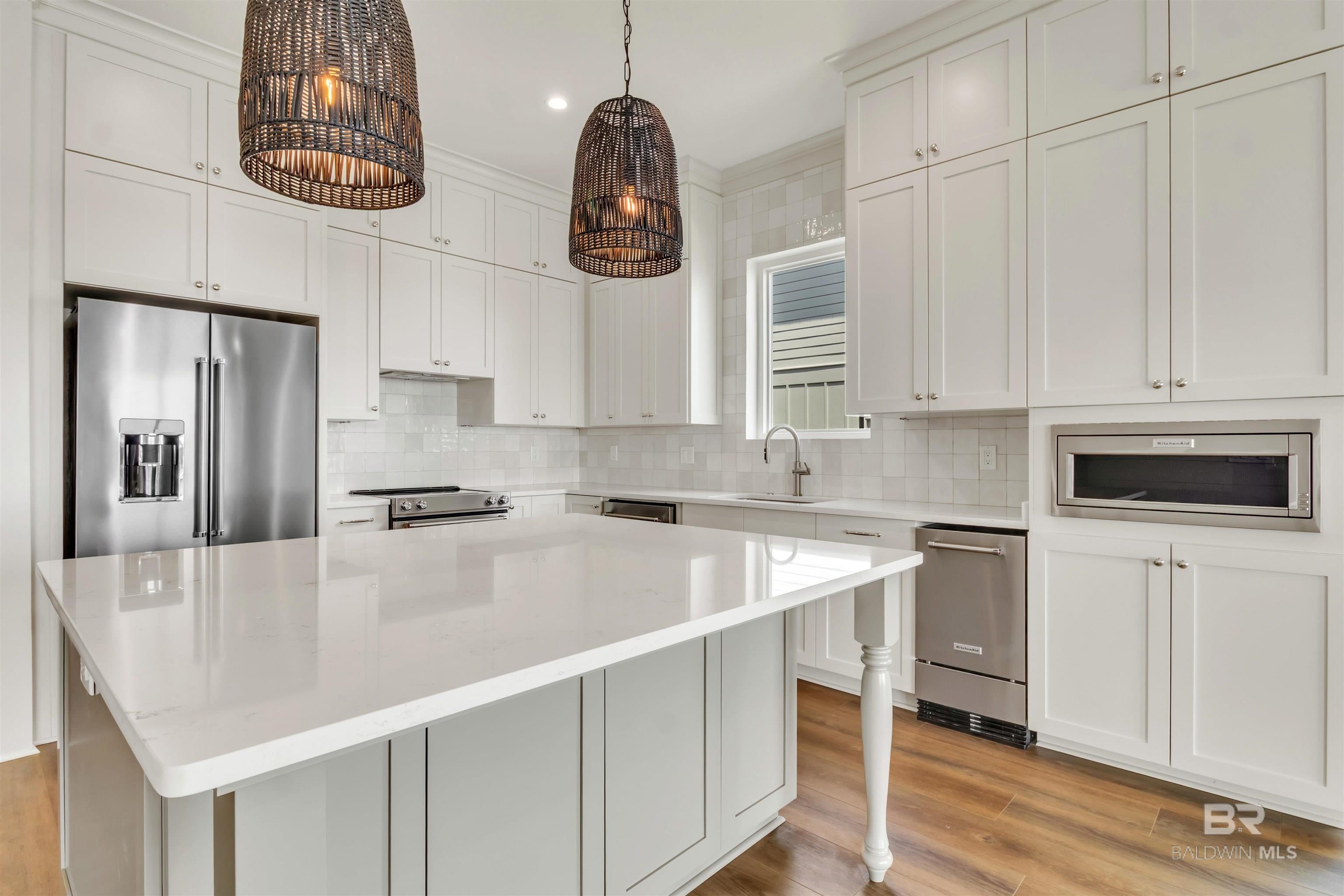 Gulf Shores, Alabama, 36542, United States, ,4 BathroomsBathrooms,Residential,Active,1702141