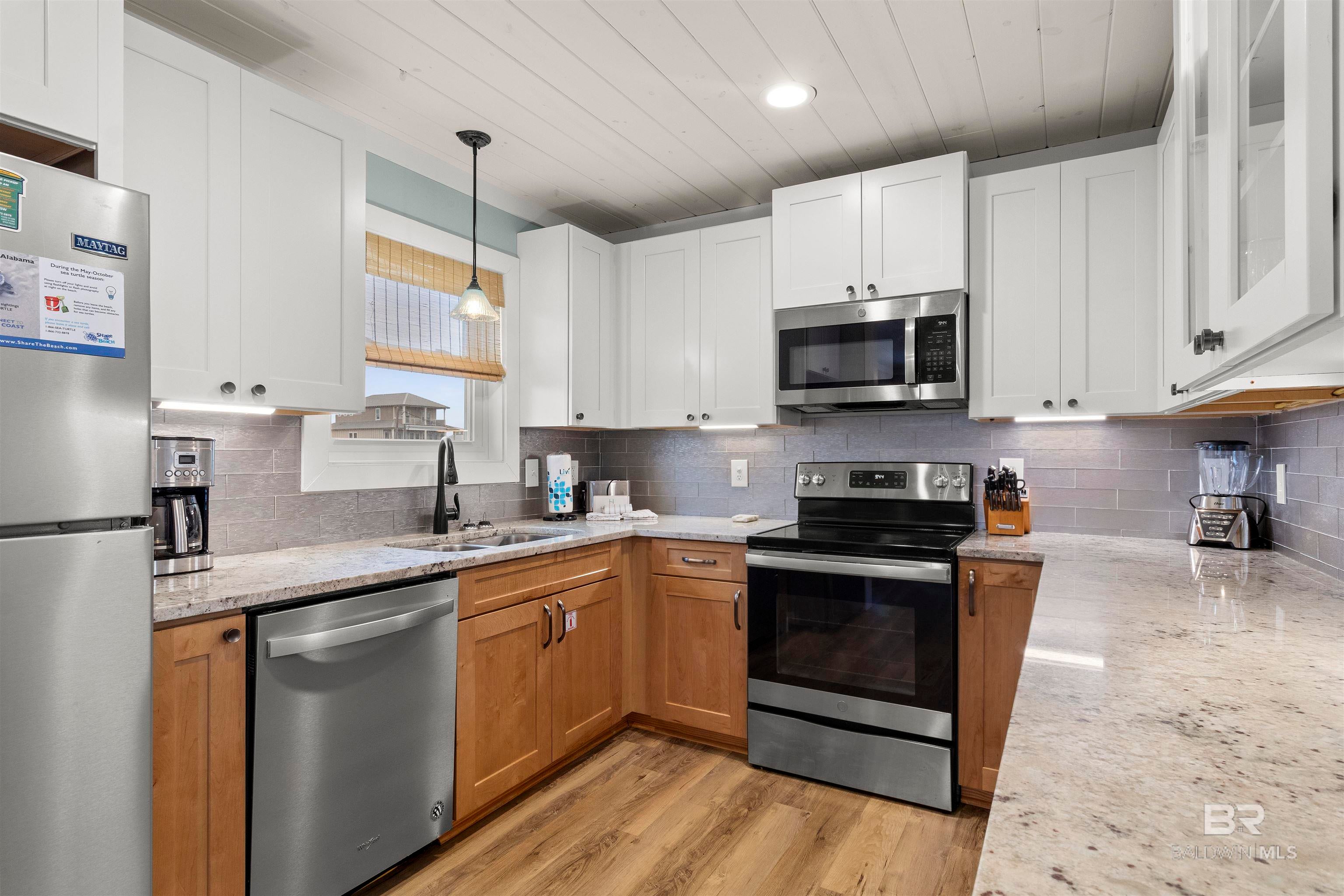 Gulf Shores, Alabama, 36542, United States, 3 Bedrooms Bedrooms, ,3 BathroomsBathrooms,Residential,Active,2009858