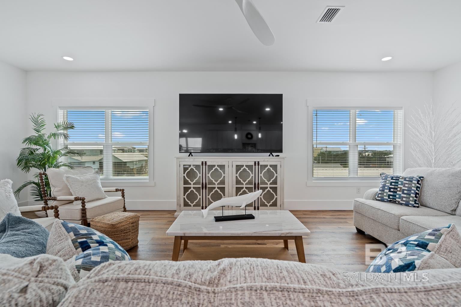 Gulf Shores, Alabama, 36542, United States, 6 Bedrooms Bedrooms, ,8 BathroomsBathrooms,Residential,Active,1907976