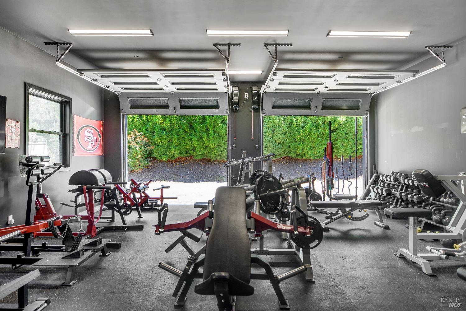 Glen Ellen, California, 95442, United States, 4 Bedrooms Bedrooms, ,7 BathroomsBathrooms,Residential,Active,1952057