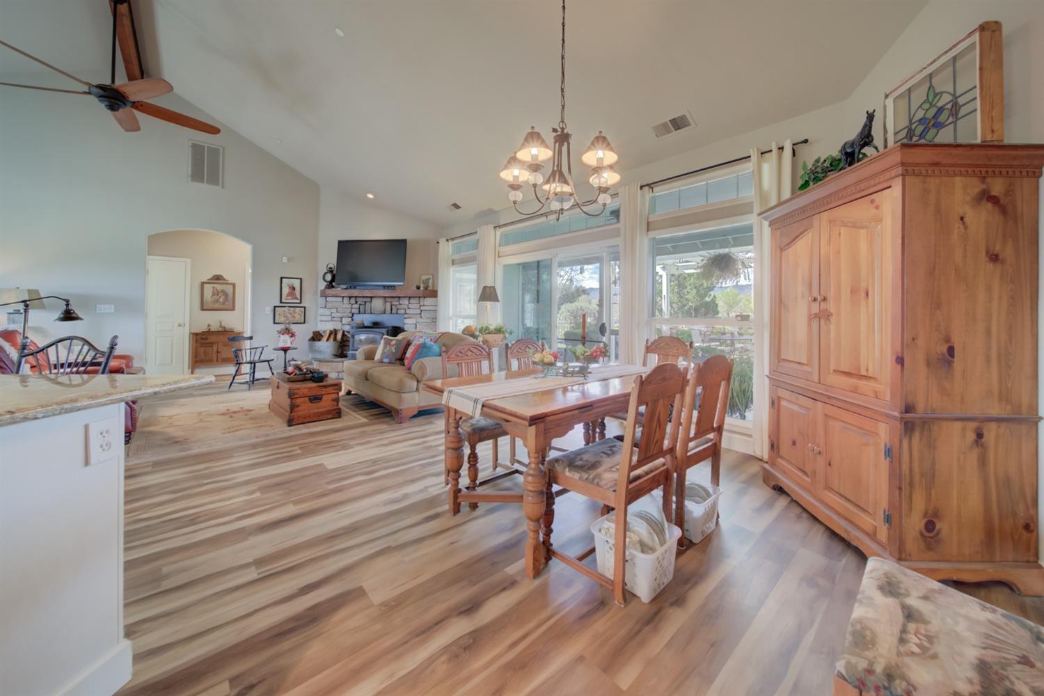 Esparto, California, 95627, United States, 3 Bedrooms Bedrooms, ,3 BathroomsBathrooms,Residential,Active,1723088