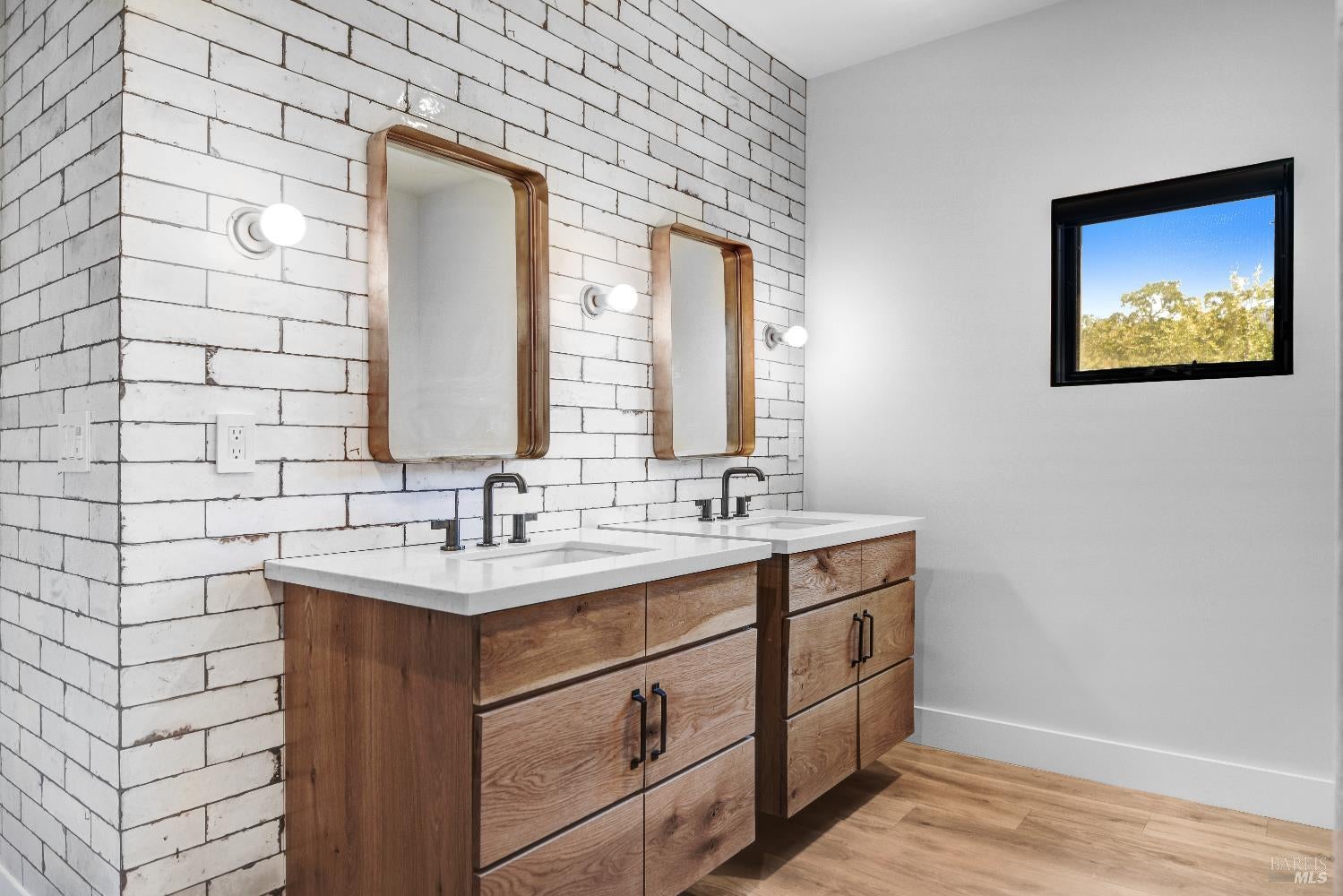 Glen Ellen, California, 95442, United States, 4 Bedrooms Bedrooms, ,7 BathroomsBathrooms,Residential,Active,1952057