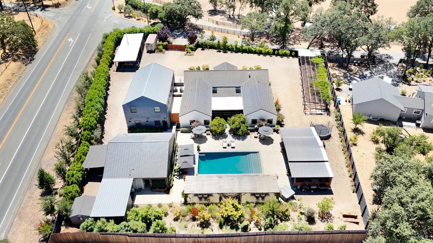 Glen Ellen, California, 95442, United States, 4 Bedrooms Bedrooms, ,7 BathroomsBathrooms,Residential,Active,1952057