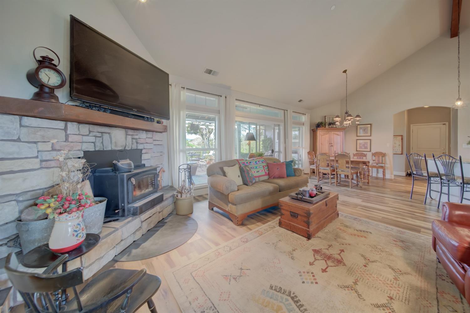 Esparto, California, 95627, United States, 3 Bedrooms Bedrooms, ,3 BathroomsBathrooms,Residential,Active,1723088