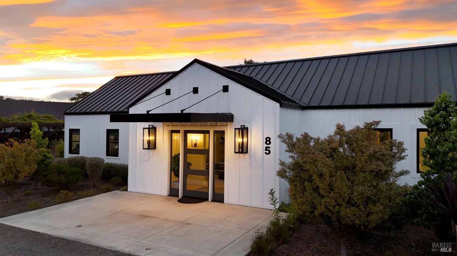 Glen Ellen, California, 95442, United States, 4 Bedrooms Bedrooms, ,7 BathroomsBathrooms,Residential,Active,1952057