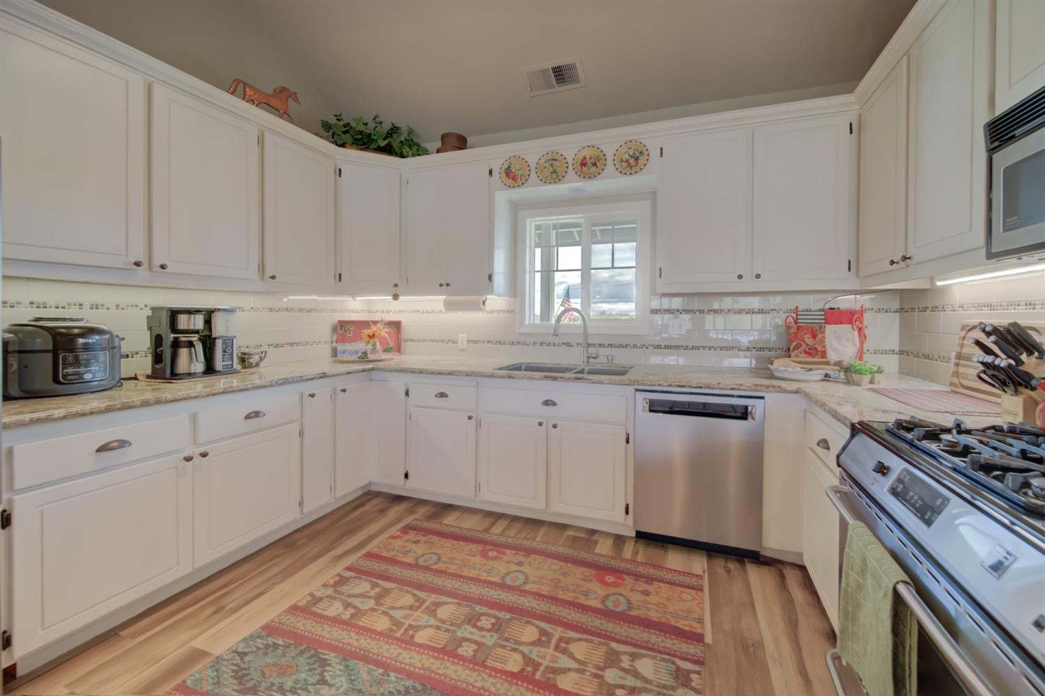 Esparto, California, 95627, United States, 3 Bedrooms Bedrooms, ,3 BathroomsBathrooms,Residential,Active,1723088