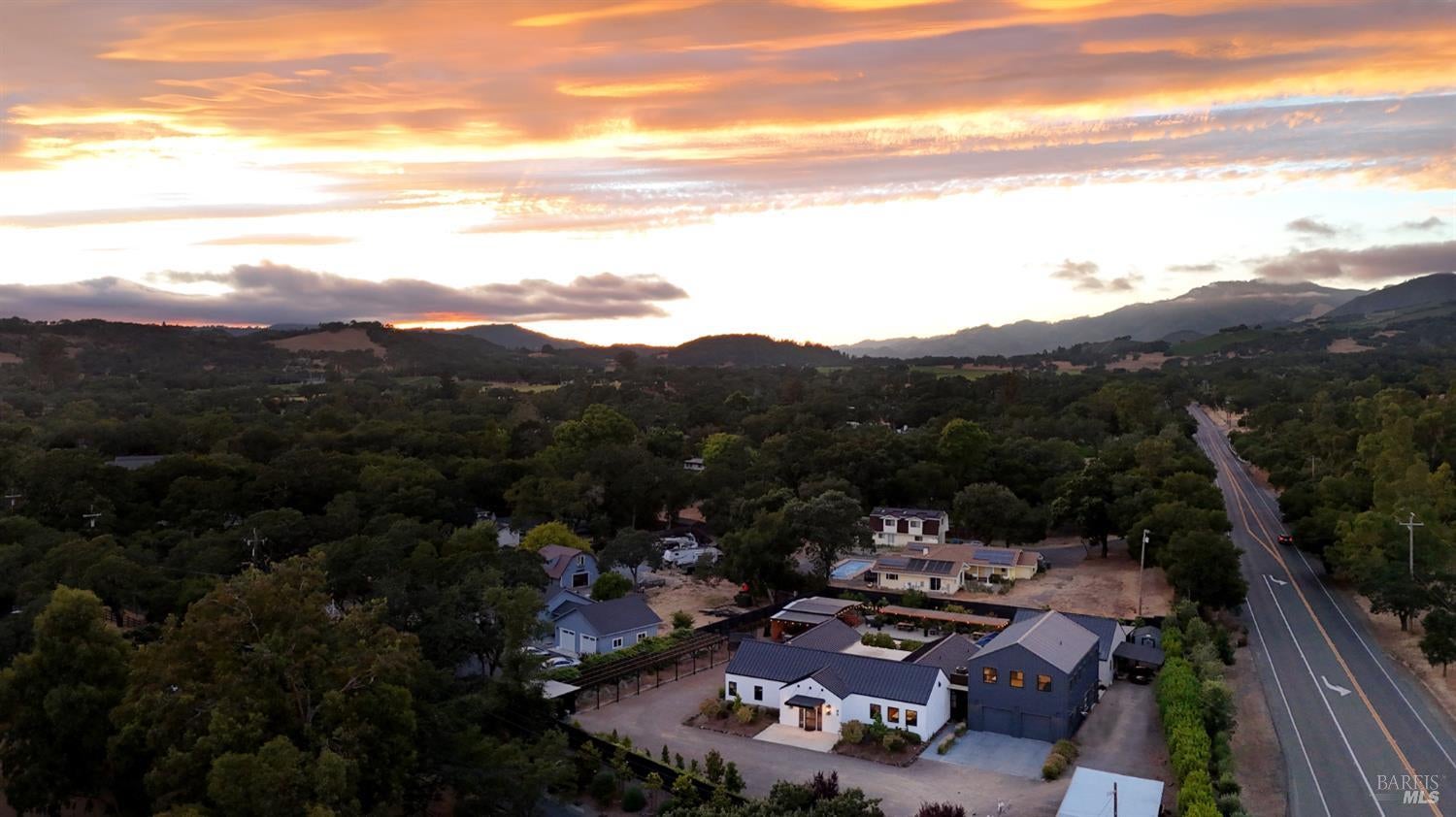 Glen Ellen, California, 95442, United States, 4 Bedrooms Bedrooms, ,7 BathroomsBathrooms,Residential,Active,1952057