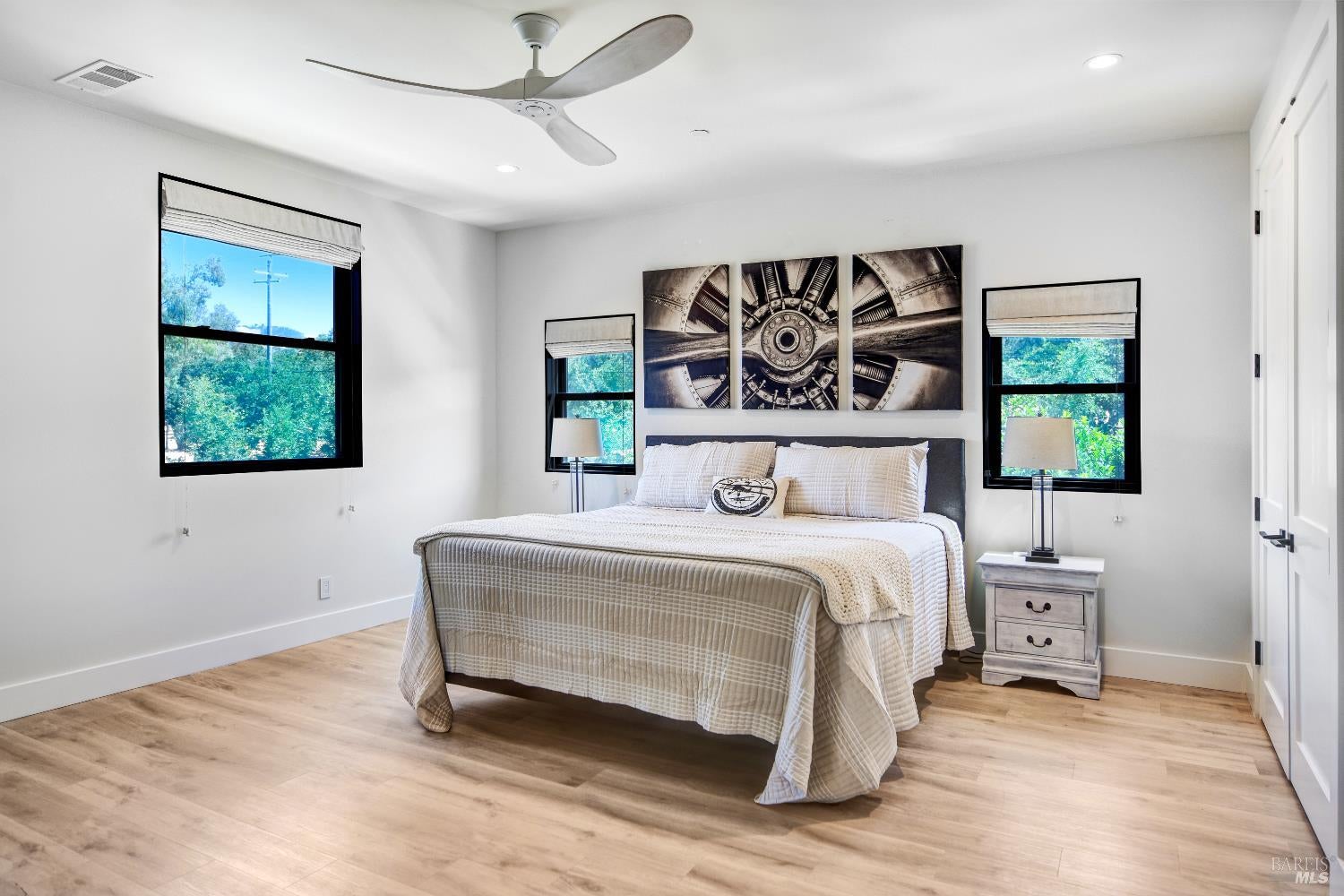 Glen Ellen, California, 95442, United States, 4 Bedrooms Bedrooms, ,7 BathroomsBathrooms,Residential,Active,1952057