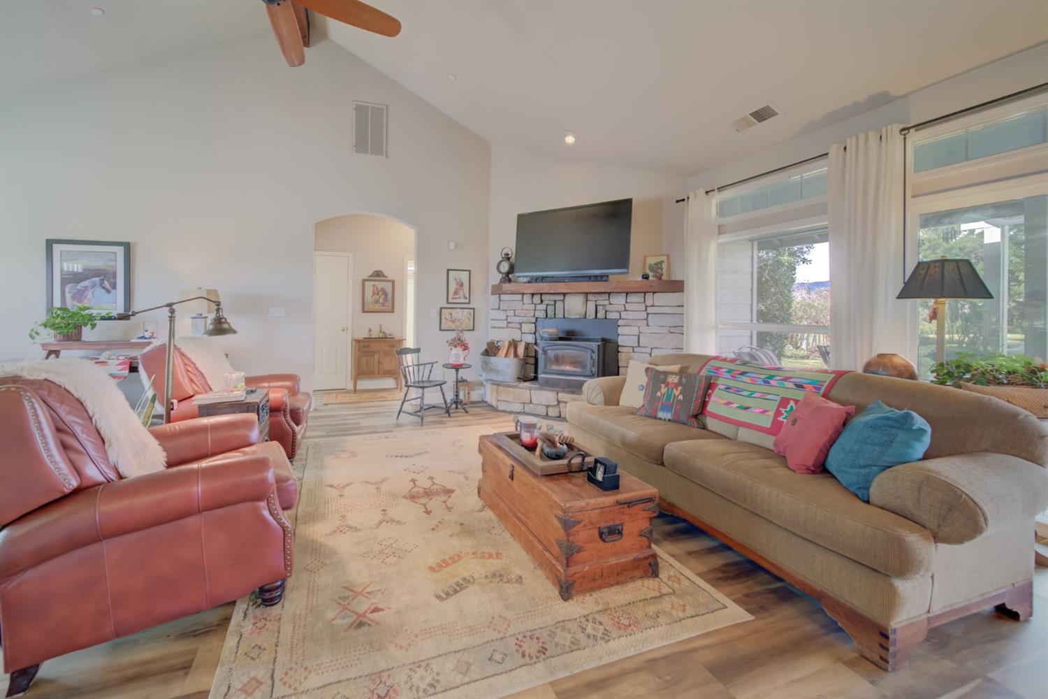 Esparto, California, 95627, United States, 3 Bedrooms Bedrooms, ,3 BathroomsBathrooms,Residential,Active,1723088