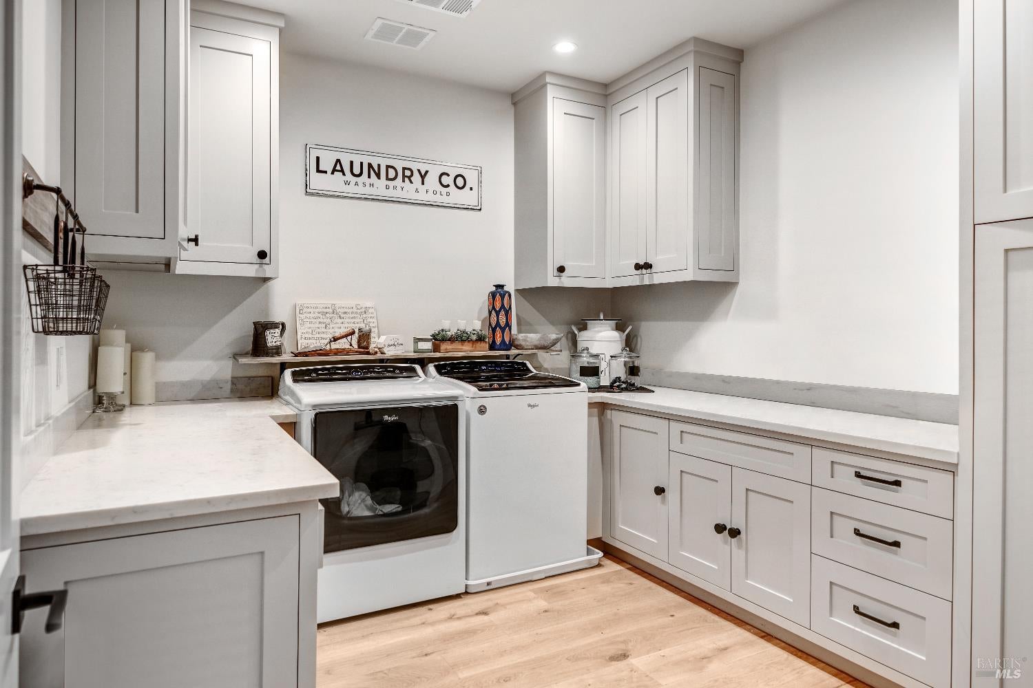 Glen Ellen, California, 95442, United States, 4 Bedrooms Bedrooms, ,7 BathroomsBathrooms,Residential,Active,1952057