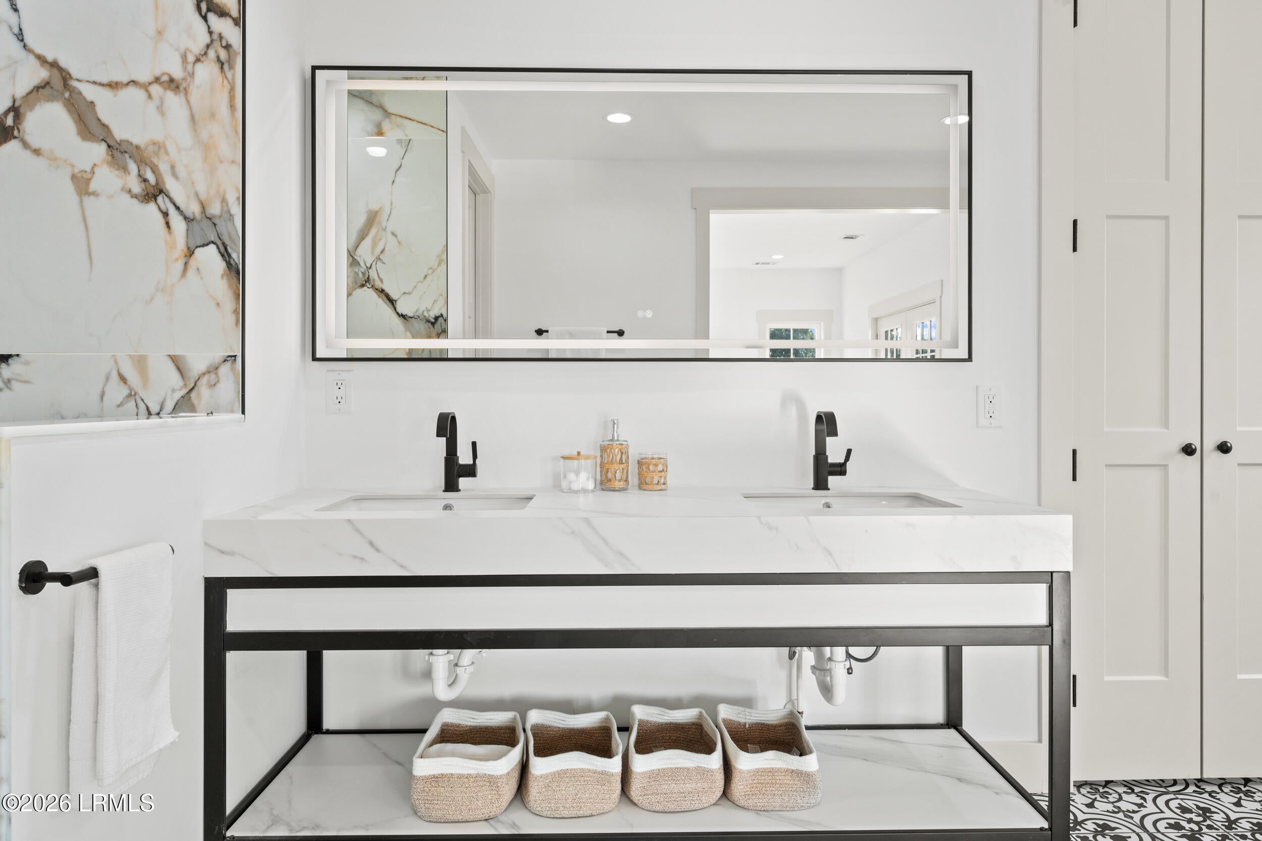 Hilton Head Island, South Carolina, 29926, United States, 3 Bedrooms Bedrooms, ,4 BathroomsBathrooms,Residential,Active,2007998