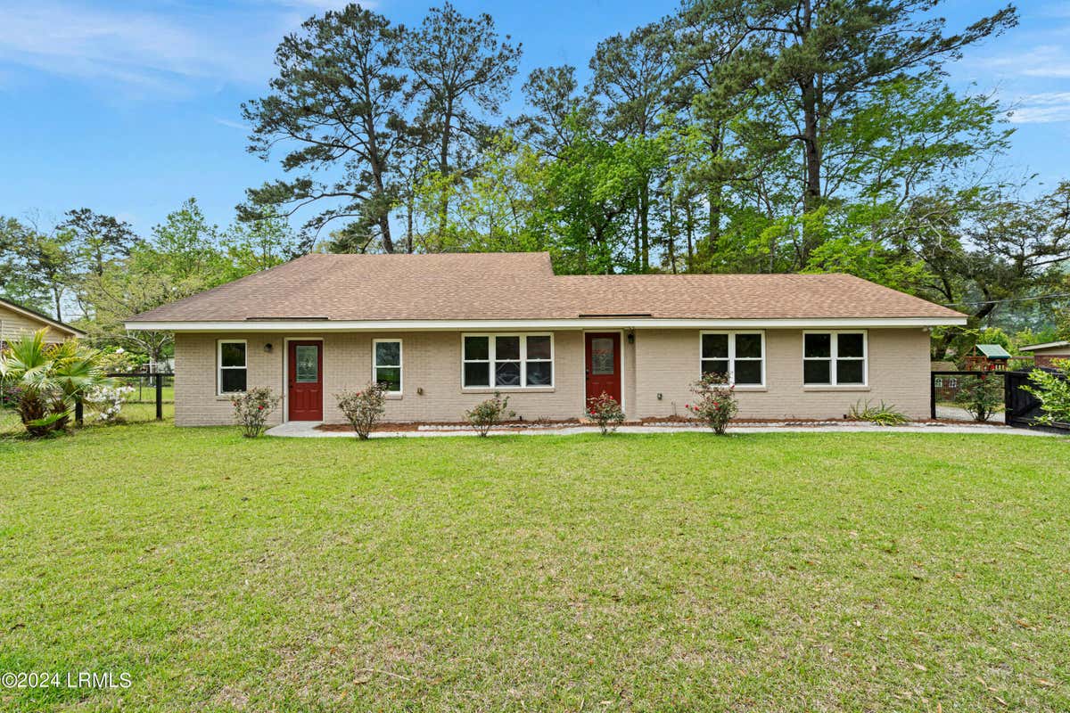 1010 PECAN ST, BEAUFORT, SC 29906, photo 1 of 43