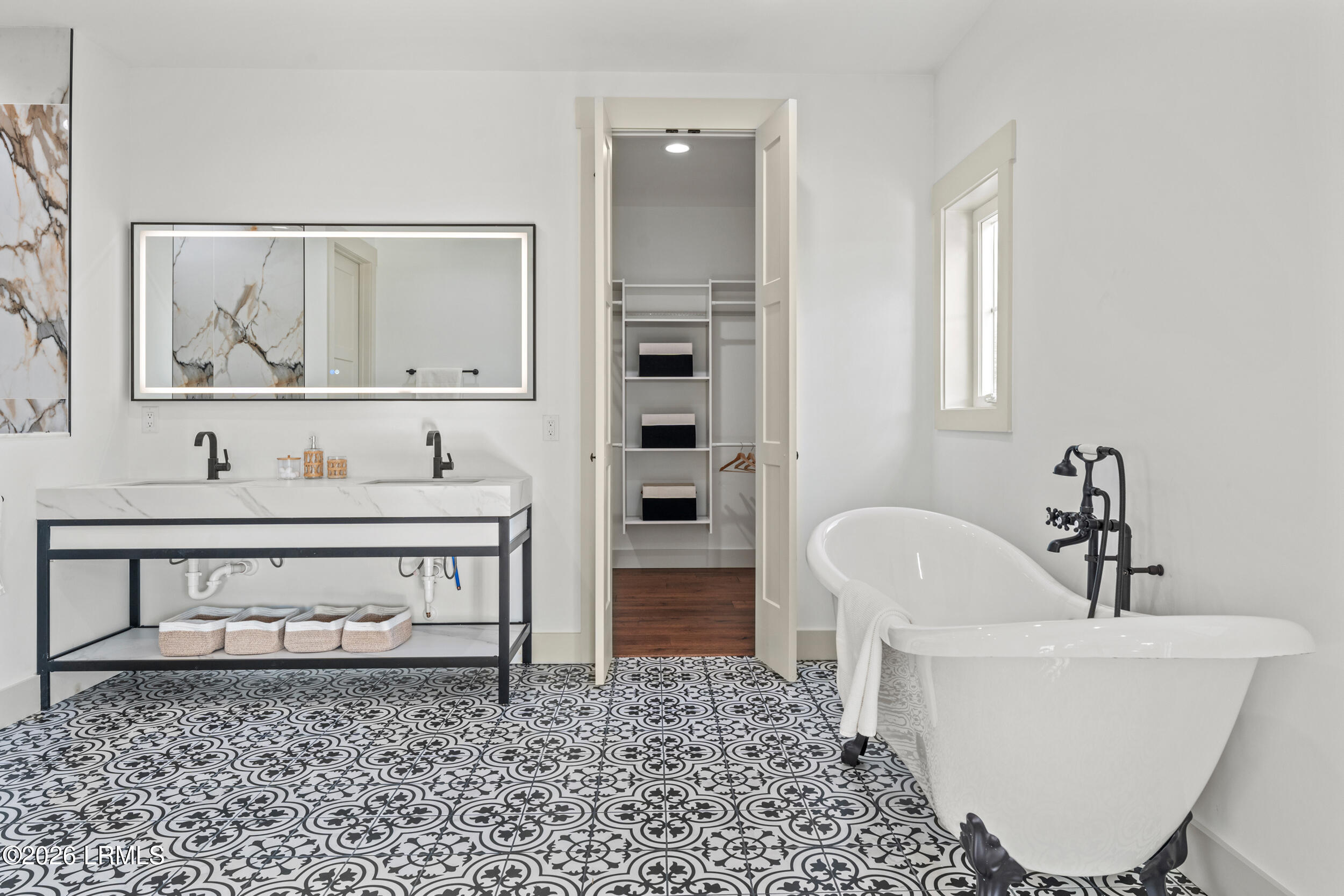 Hilton Head Island, South Carolina, 29926, United States, 3 Bedrooms Bedrooms, ,4 BathroomsBathrooms,Residential,Active,2007998